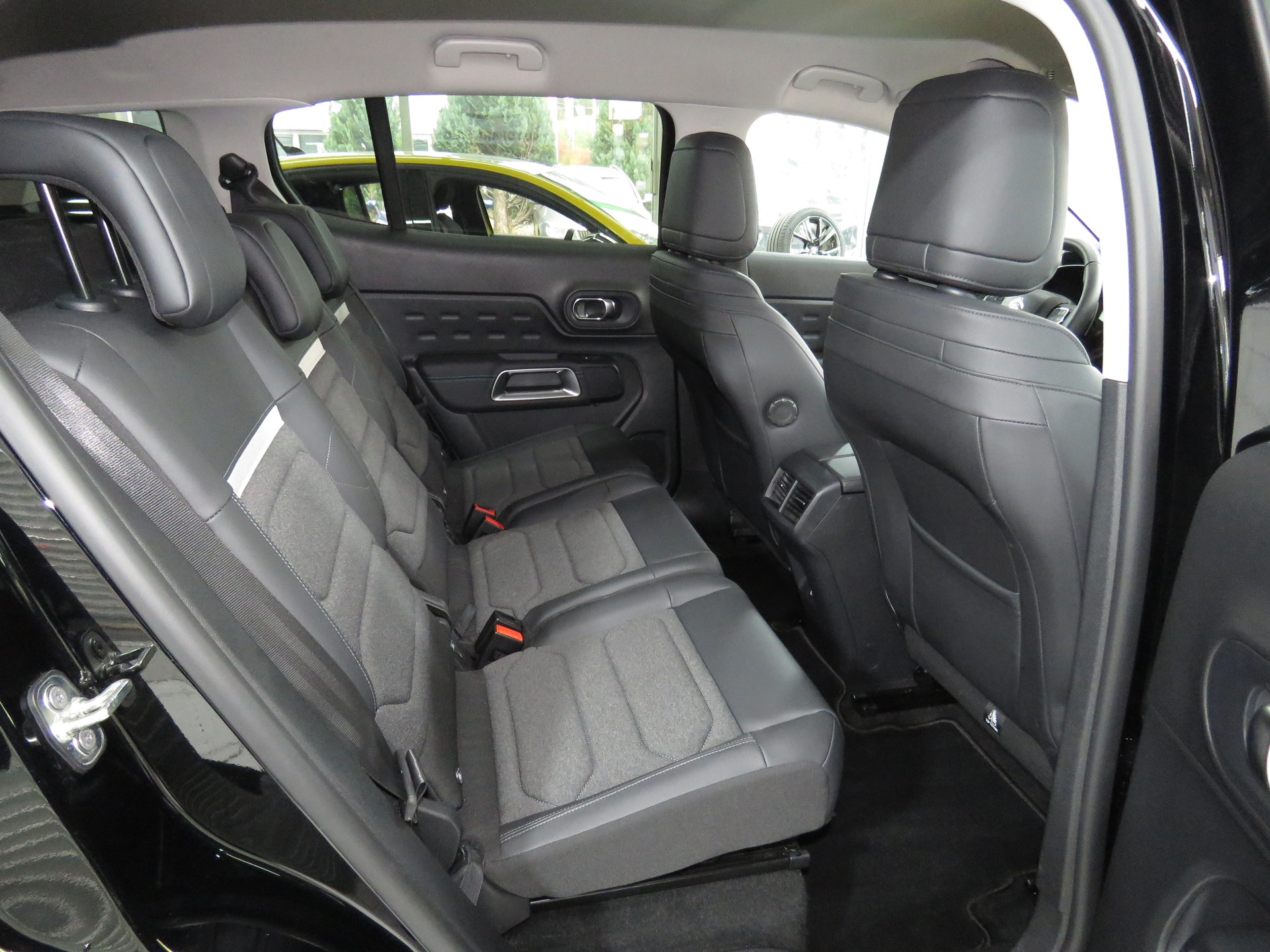 CITROEN C5 Aircross 1.6 PHEV Swiss Edition (Automat)-image-12