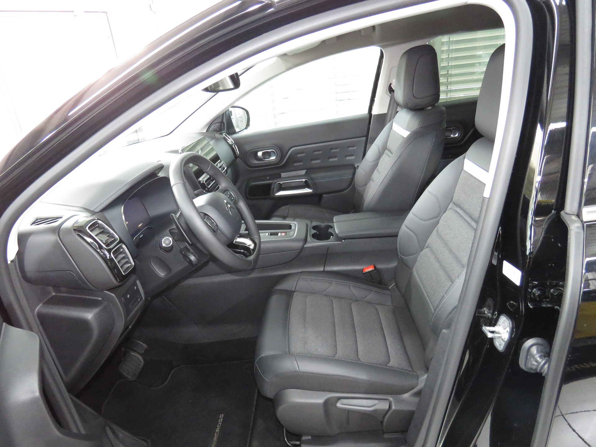 CITROEN C5 Aircross 1.6 PHEV Swiss Edition (Automat)-image-7