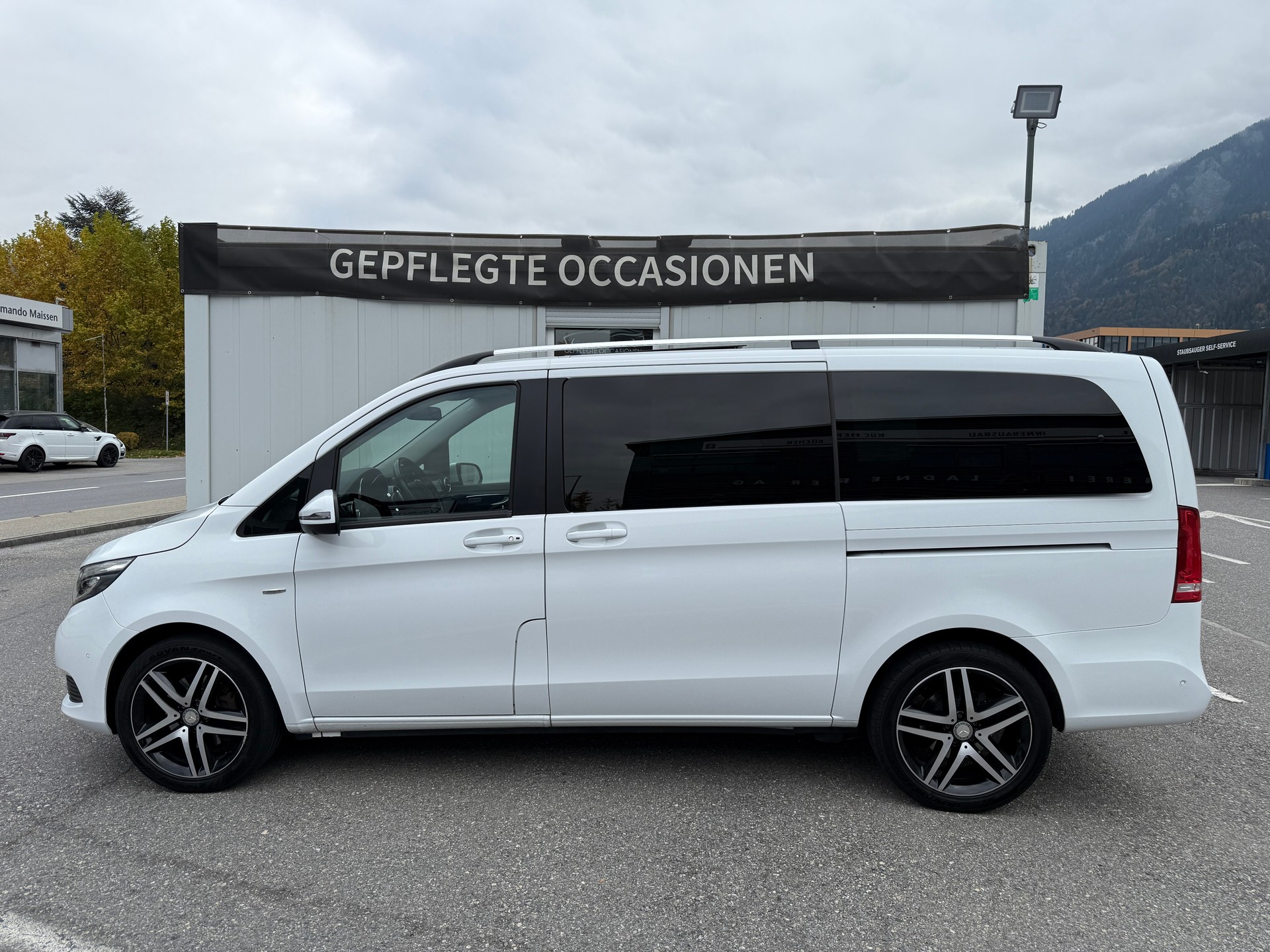MERCEDES-BENZ V 250 d Avantgarde lang 4Matic 7G-Tronic * 8 PLÄTZE*PANORMA*AHK*LEDER*4X4-image-8