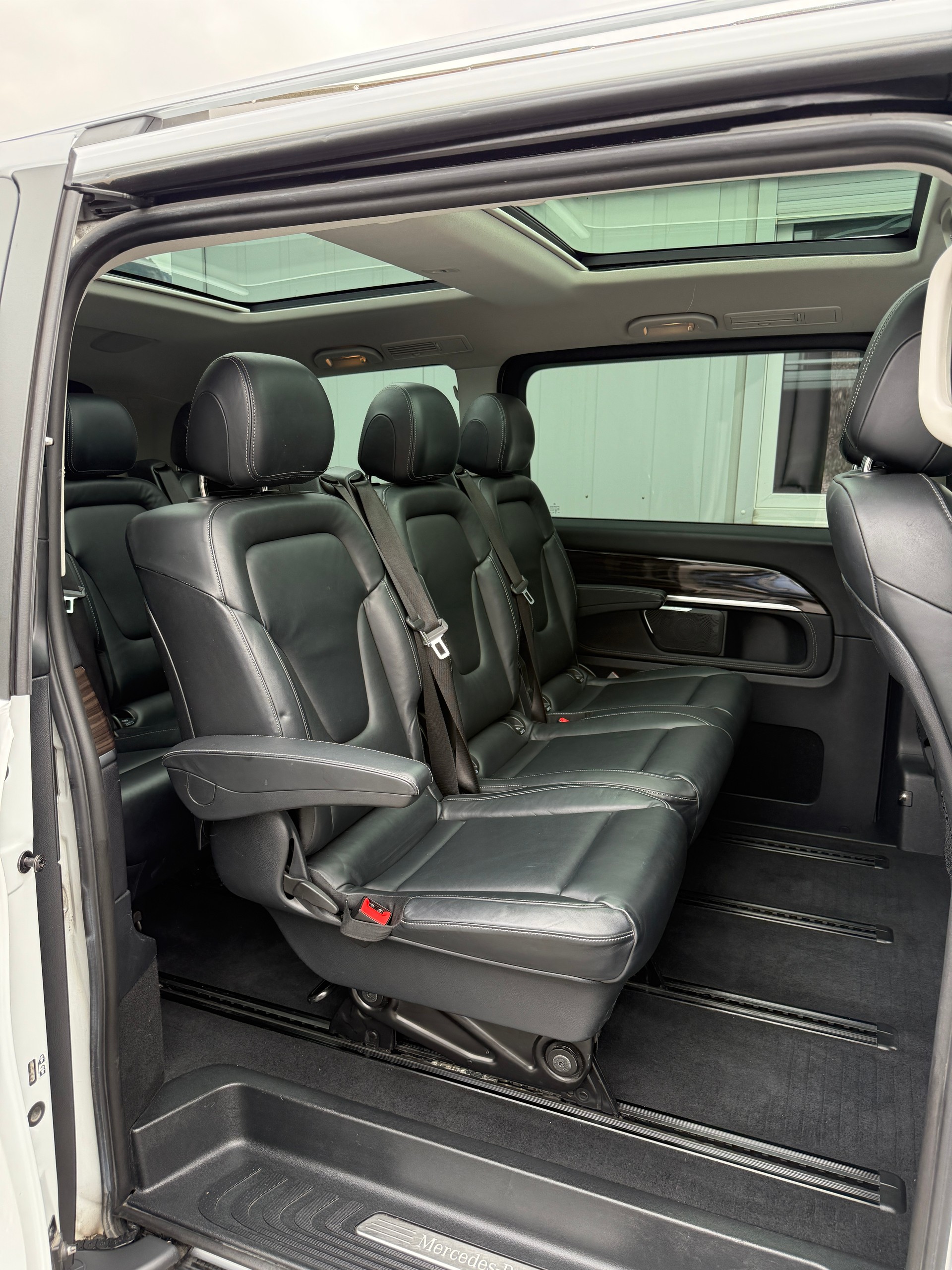 MERCEDES-BENZ V 250 d Avantgarde lang 4Matic 7G-Tronic * 8 PLÄTZE*PANORMA*AHK*LEDER*4X4-image-17