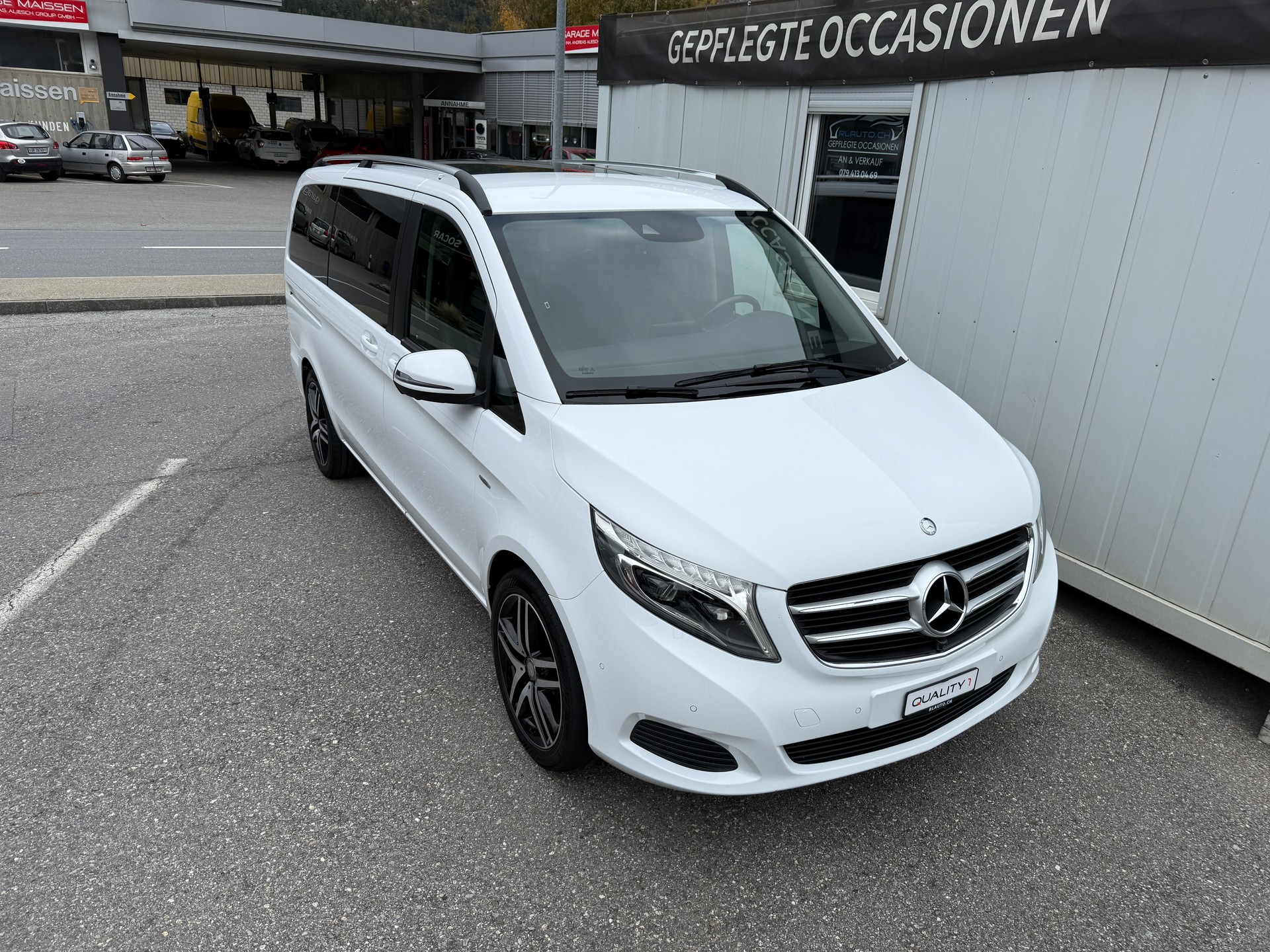 MERCEDES-BENZ V 250 d Avantgarde lang 4Matic 7G-Tronic * 8 PLÄTZE*PANORMA*AHK*LEDER*4X4-showroom-element-1