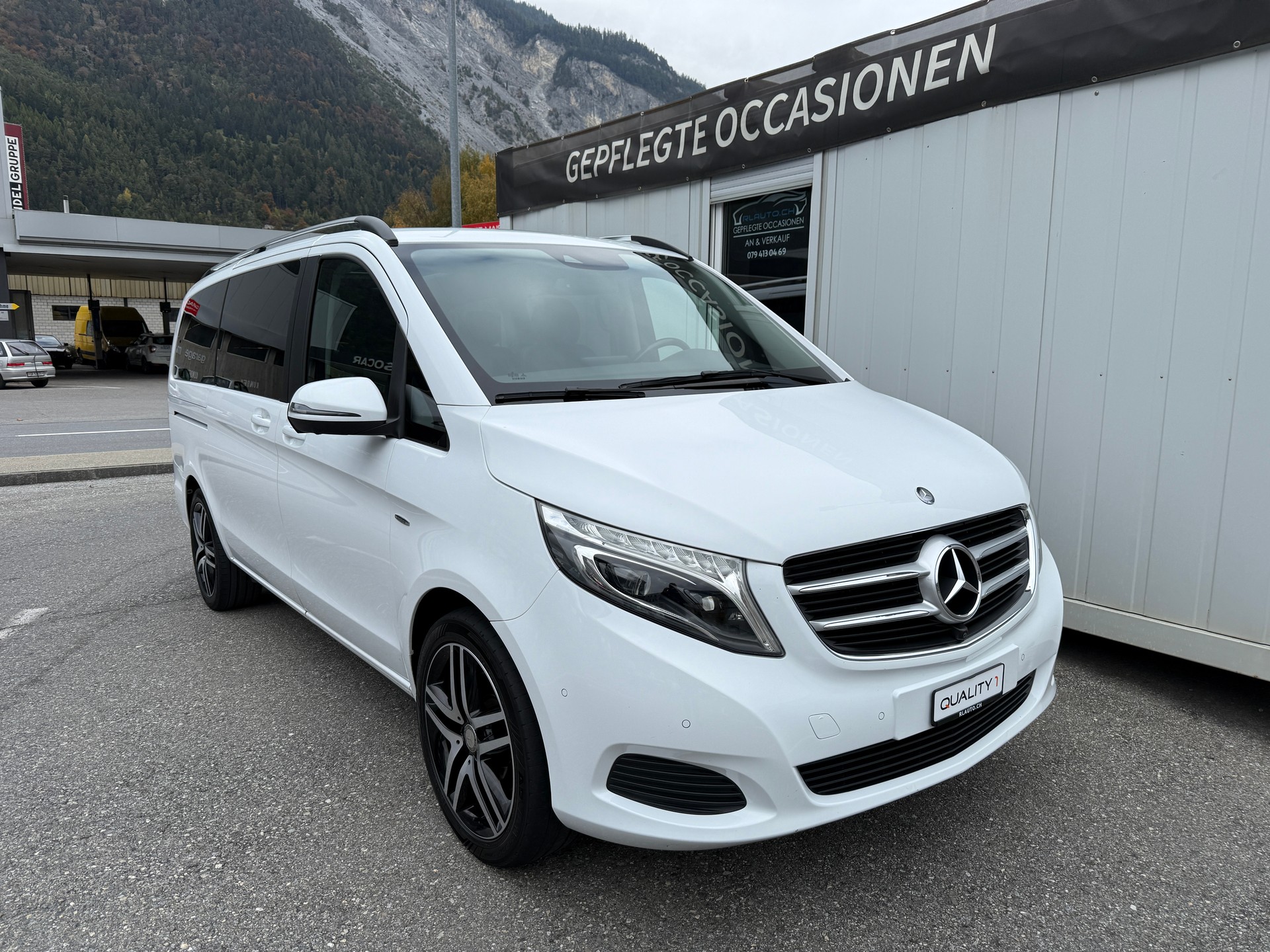 MERCEDES-BENZ V 250 d Avantgarde lang 4Matic 7G-Tronic * 8 PLÄTZE*PANORMA*AHK*LEDER*4X4