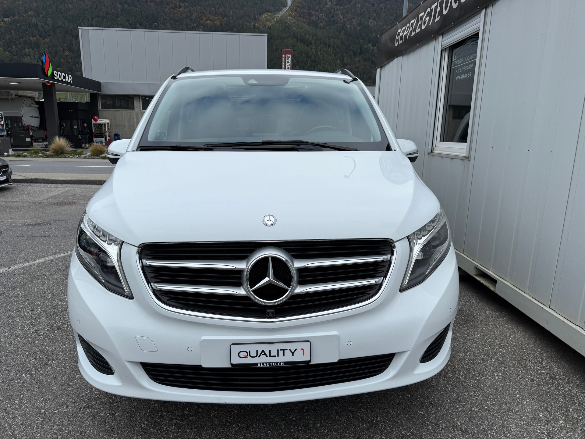 MERCEDES-BENZ V 250 d Avantgarde lang 4Matic 7G-Tronic * 8 PLÄTZE*PANORMA*AHK*LEDER*4X4-image-10