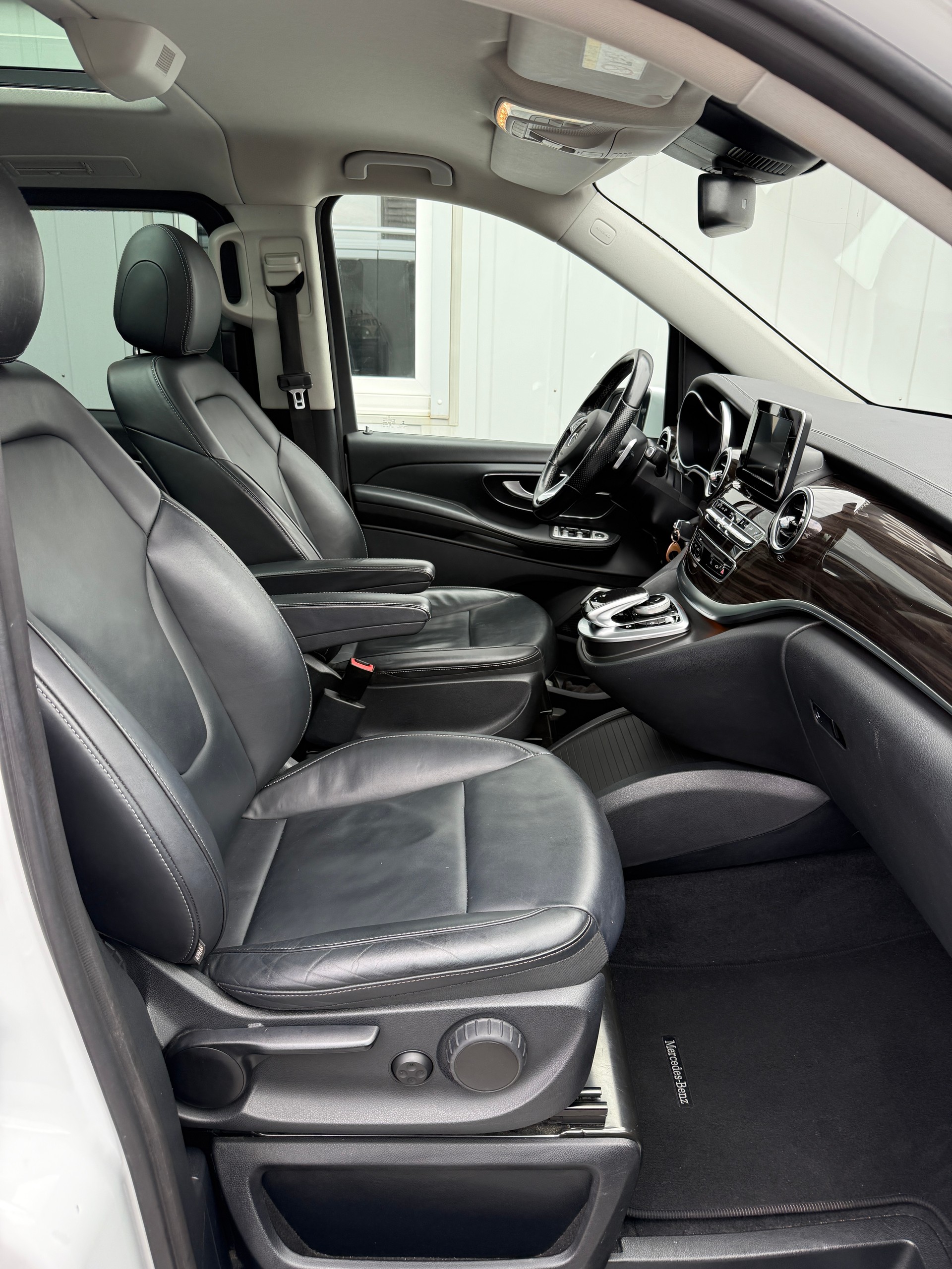 MERCEDES-BENZ V 250 d Avantgarde lang 4Matic 7G-Tronic * 8 PLÄTZE*PANORMA*AHK*LEDER*4X4-image-15