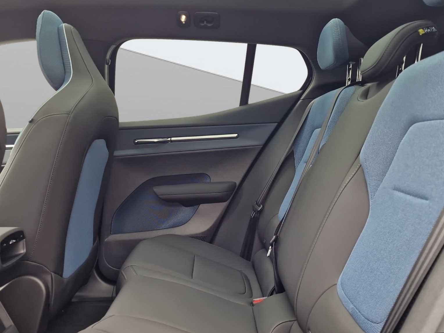 VOLVO EX30 E60 Twin Ultra Performance AWD-image-14