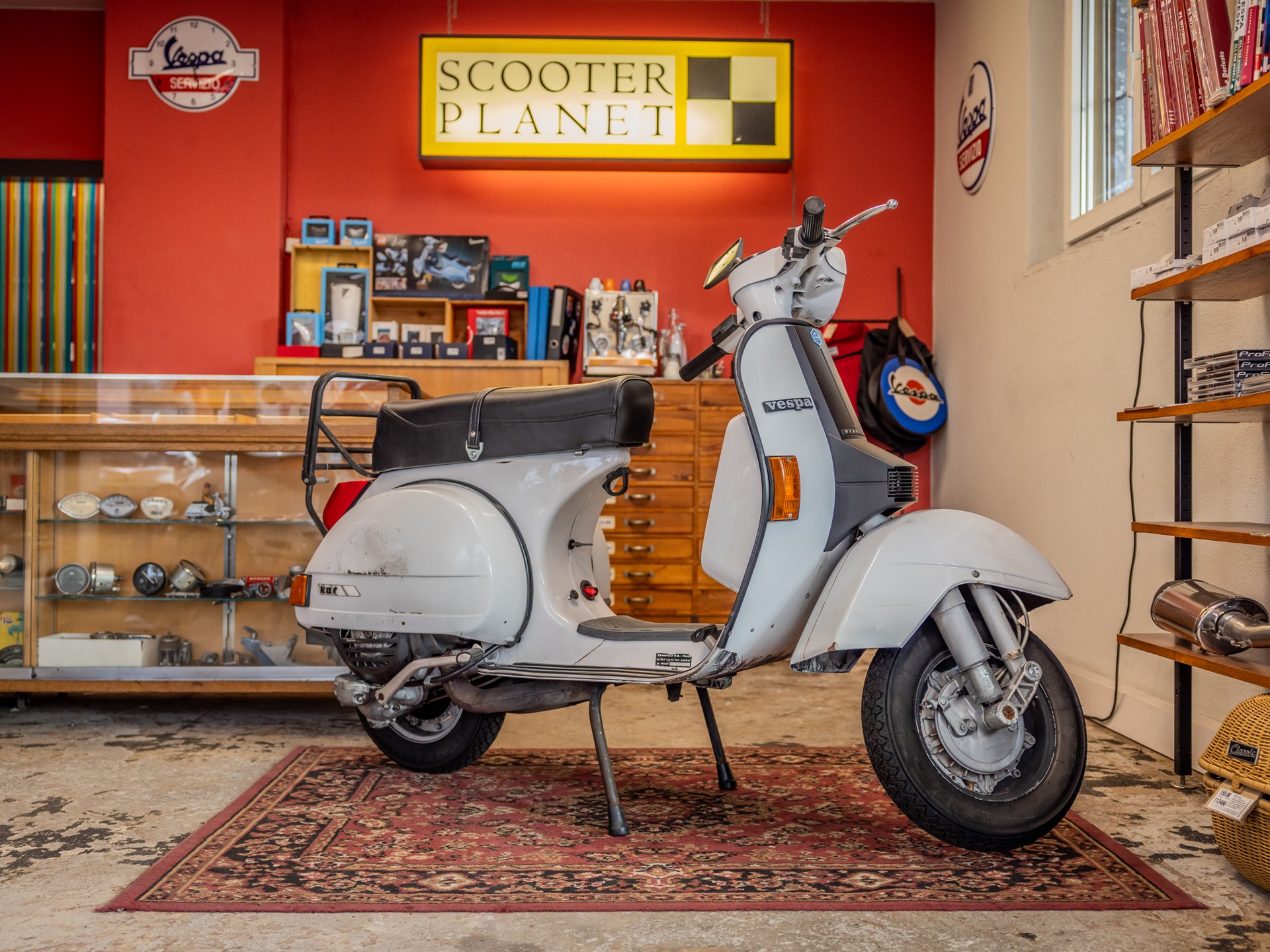 PIAGGIO Vespa PX 125 E-showroom-element-2