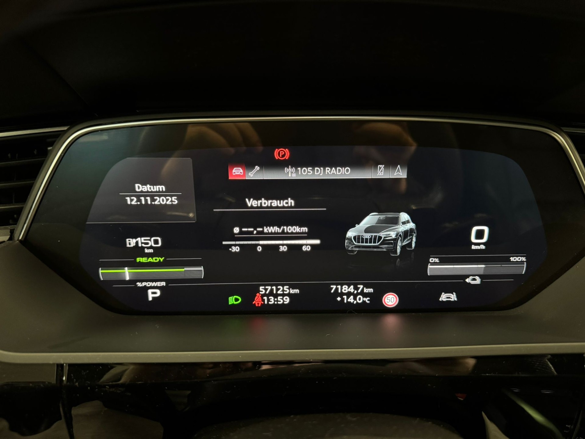 AUDI e-tron 50 S Line quattro-image-10