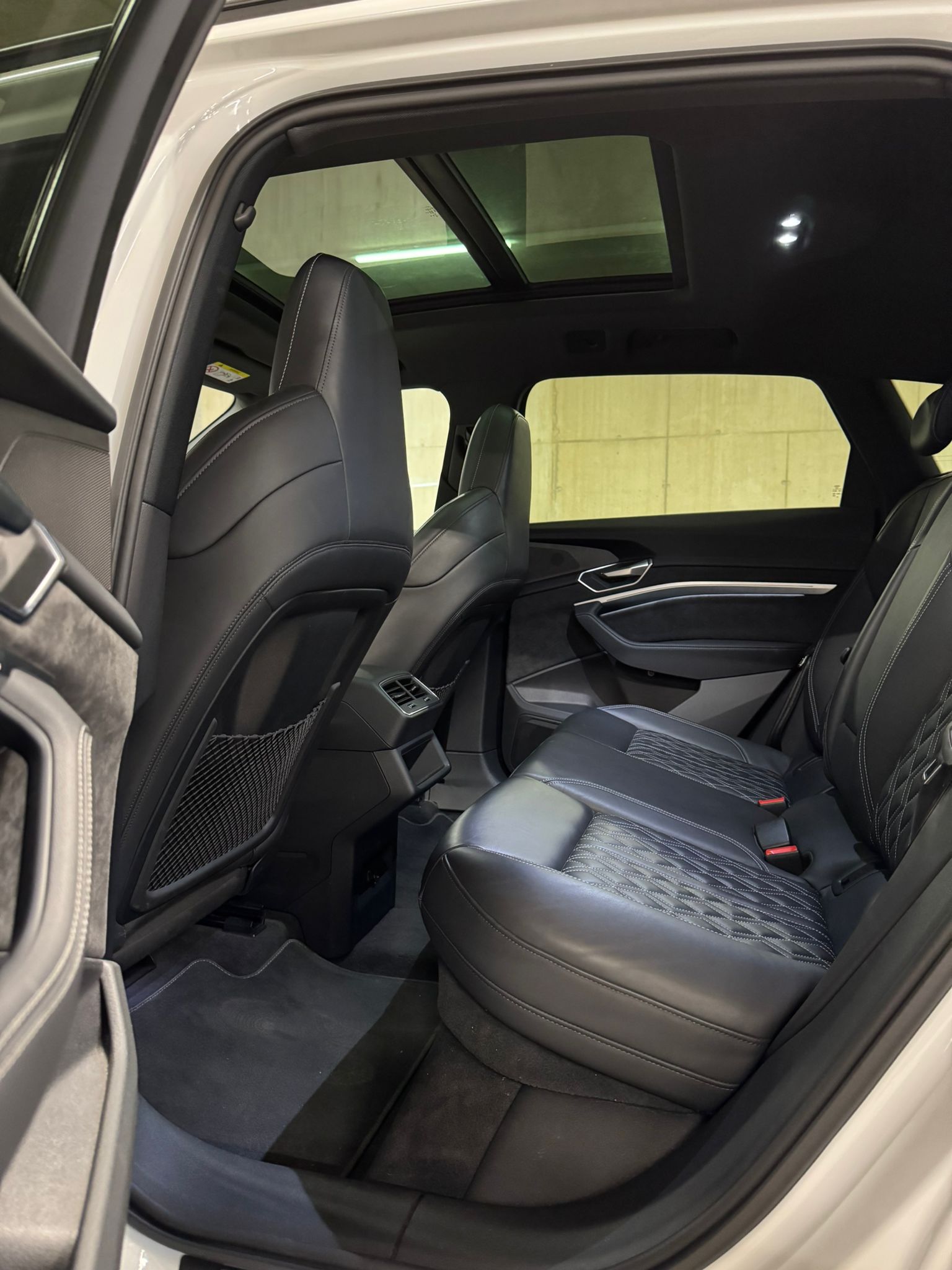 AUDI e-tron 50 S Line quattro-image-13