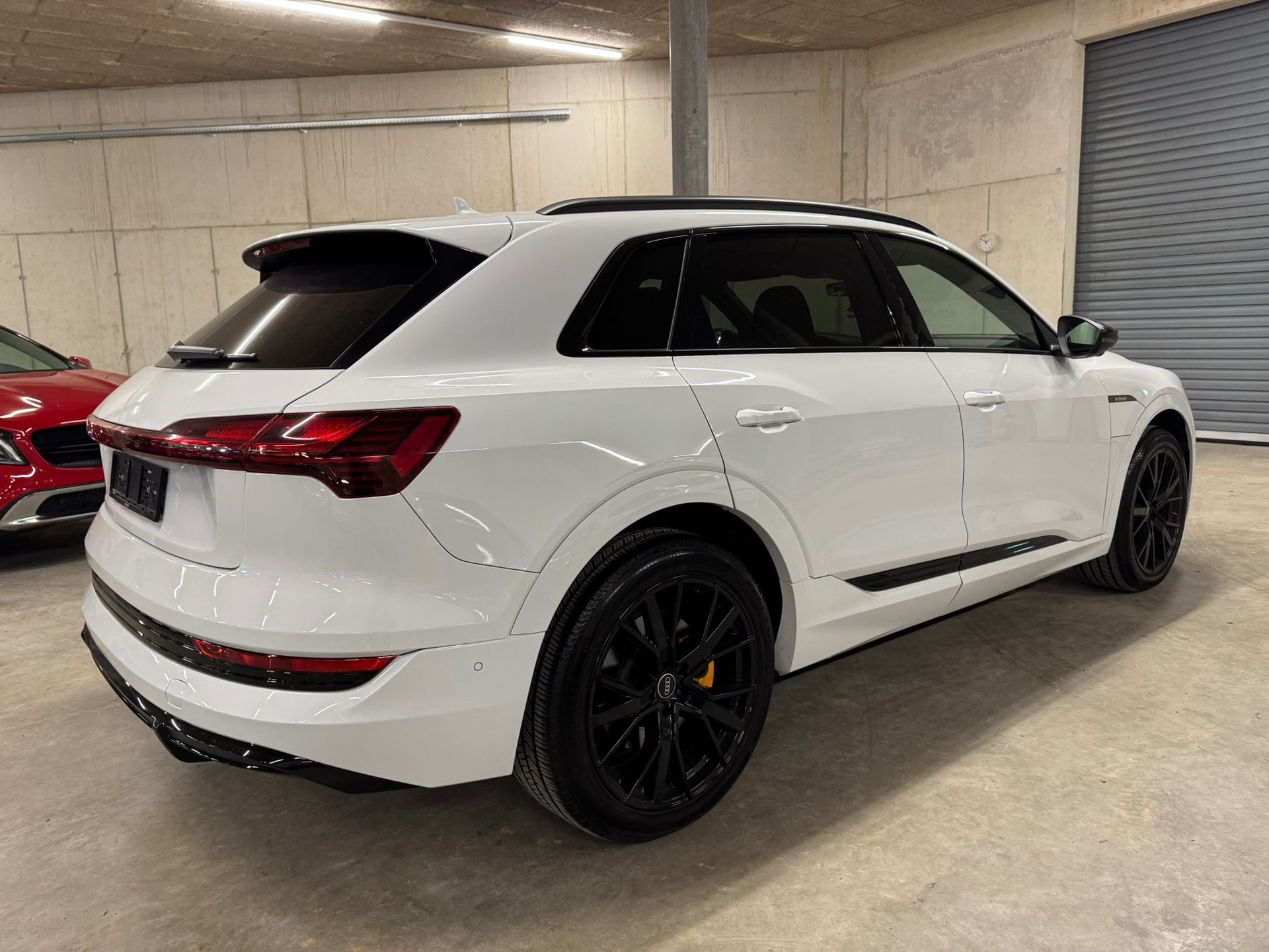 AUDI e-tron 50 S Line quattro-image-2