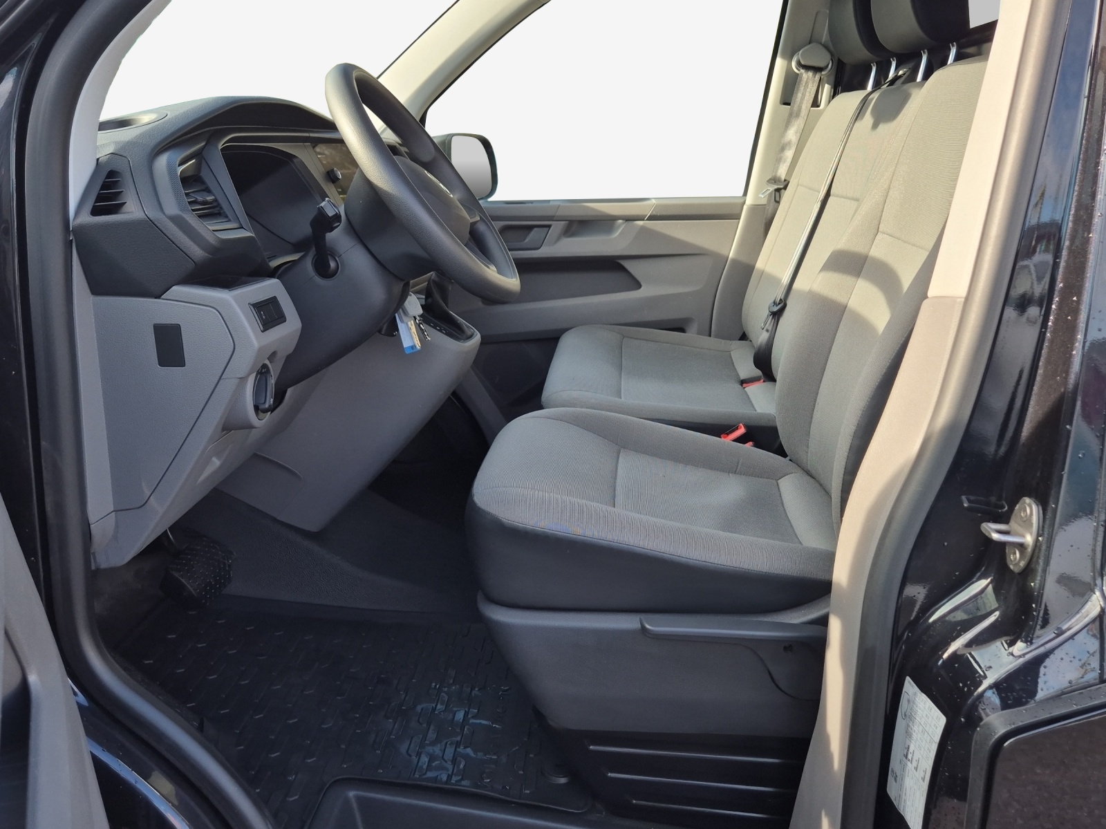 VW T6.1 2.0 TDI 4Motion DSG-image-7