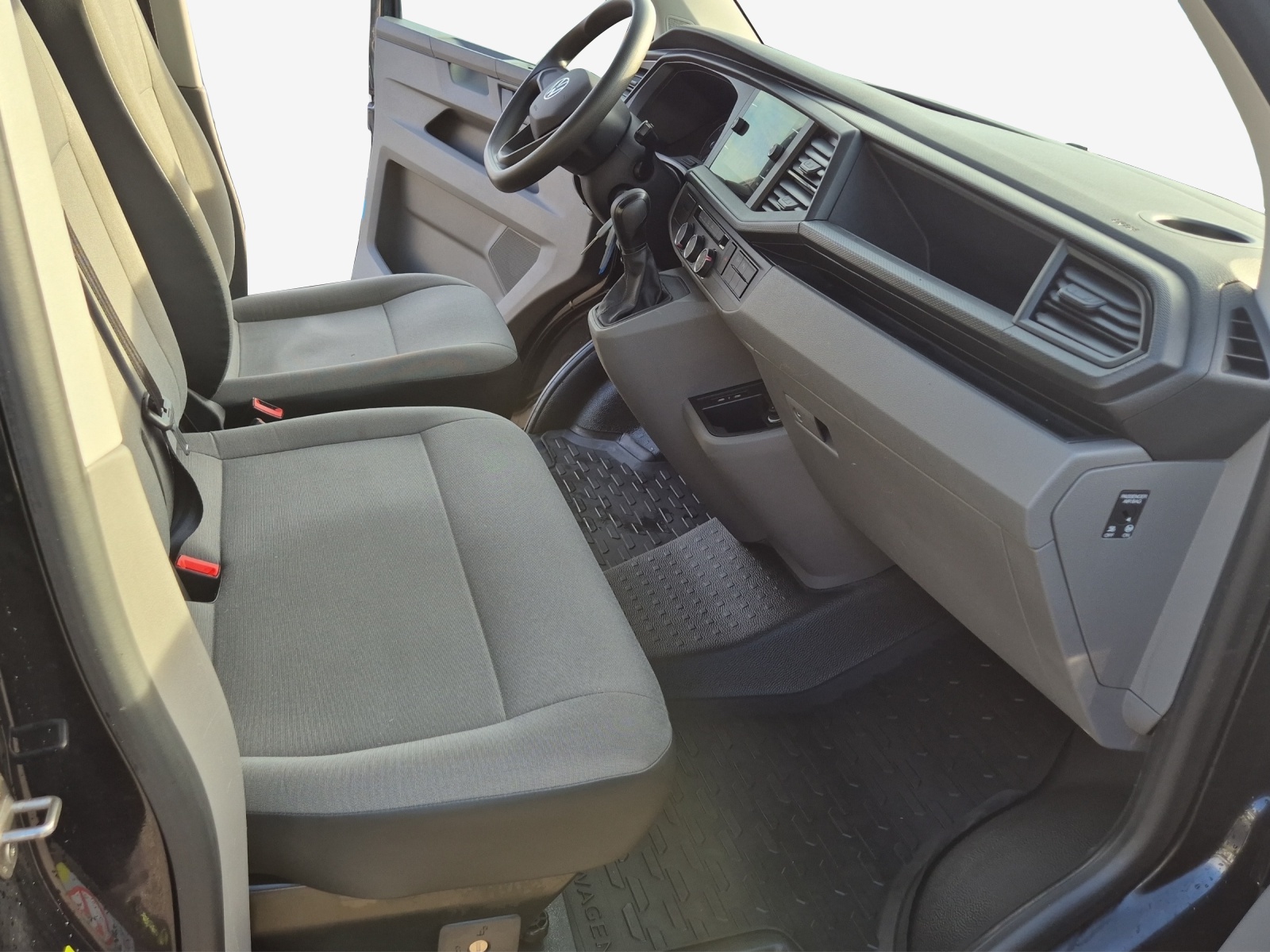 VW T6.1 2.0 TDI 4Motion DSG-image-13