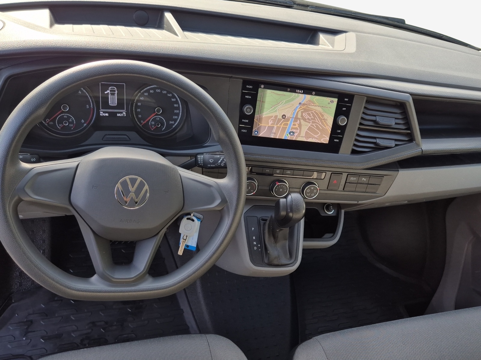 VW T6.1 2.0 TDI 4Motion DSG-image-8