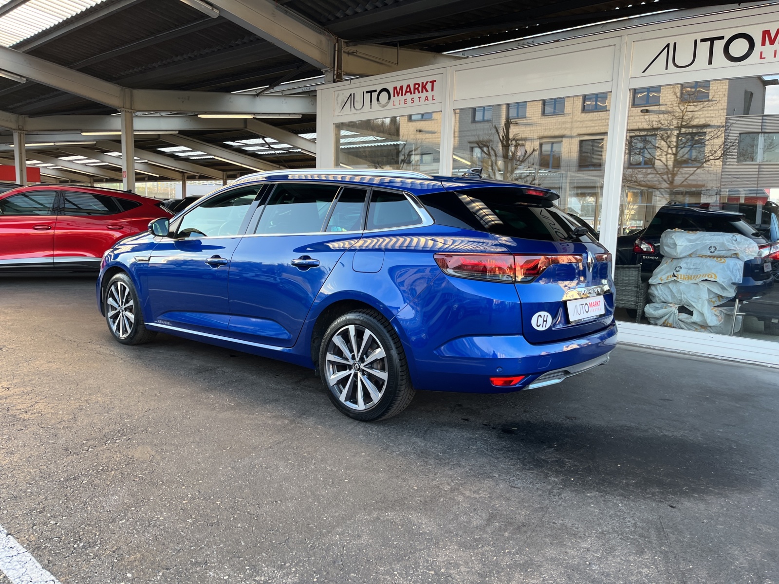 RENAULT Mégane Grandtour 1.6 E-Tech R.S. Line-image-2