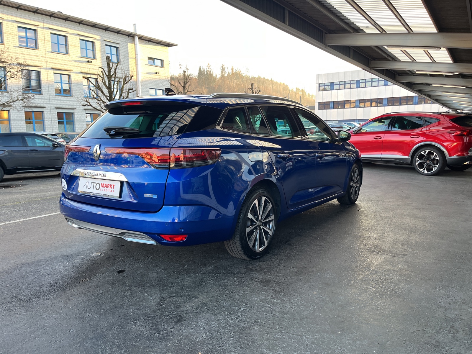 RENAULT Mégane Grandtour 1.6 E-Tech R.S. Line-image-4