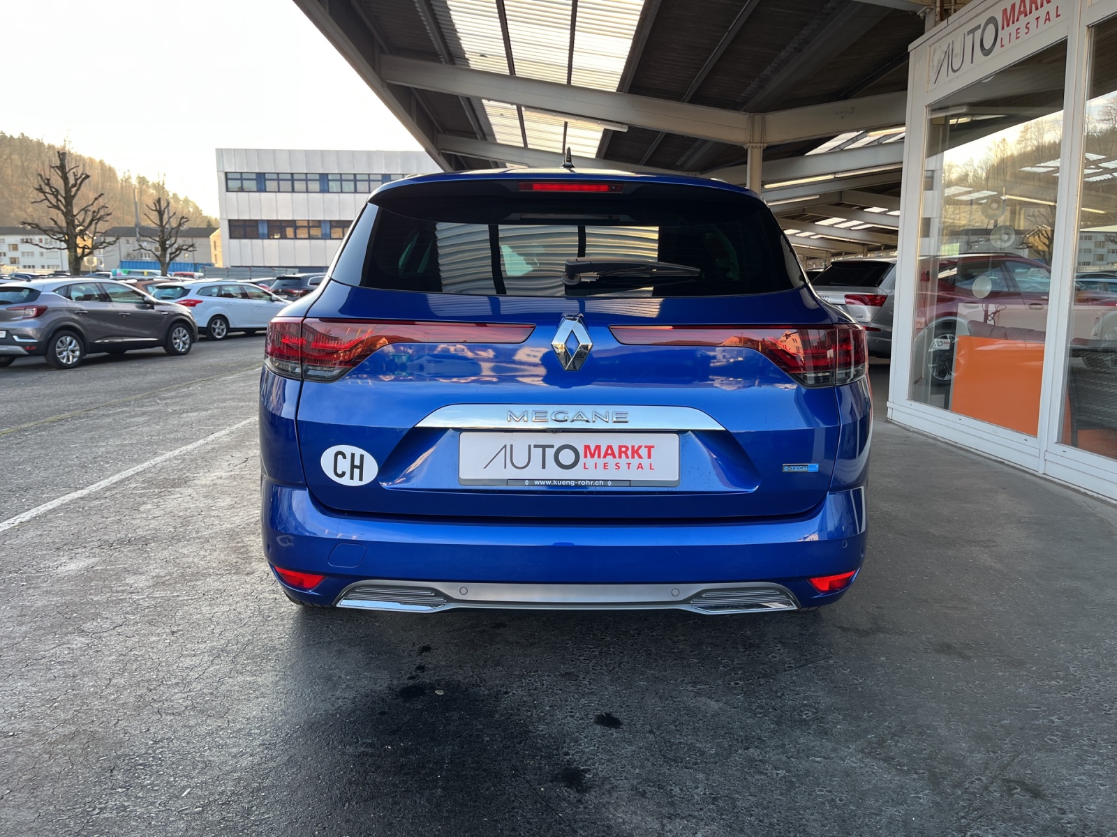 RENAULT Mégane Grandtour 1.6 E-Tech R.S. Line-image-3