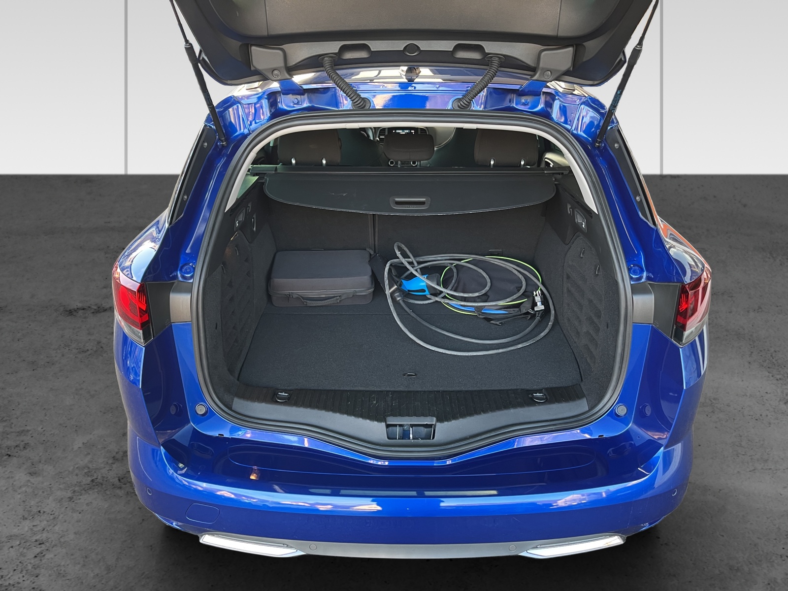 RENAULT Mégane Grandtour 1.6 E-Tech R.S. Line-image-11