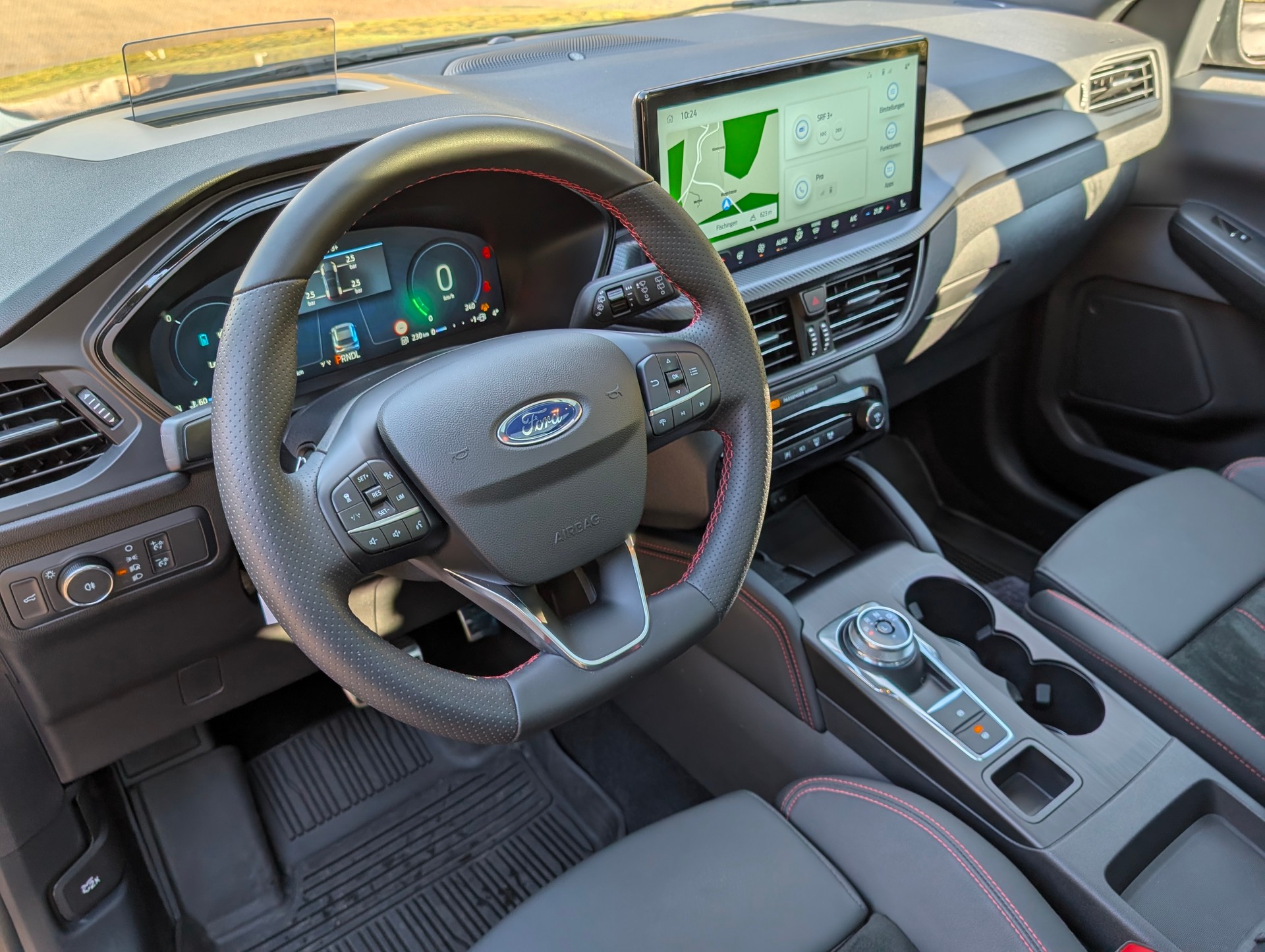 FORD Kuga 2.5 FHEV ST-Line X 4WD-image-13