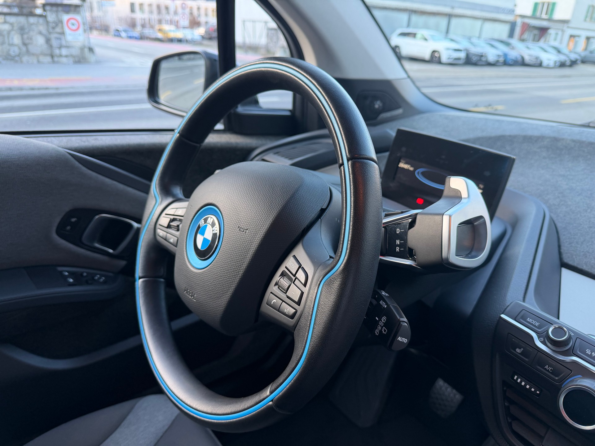 BMW i3s (120Ah) Fleet Edition-image-19