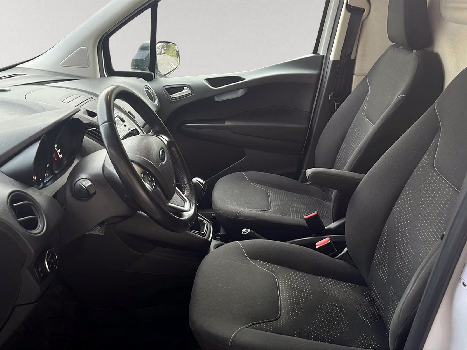 FORD Transit Courier Van 1.0 EcoBoost Trend-image-6