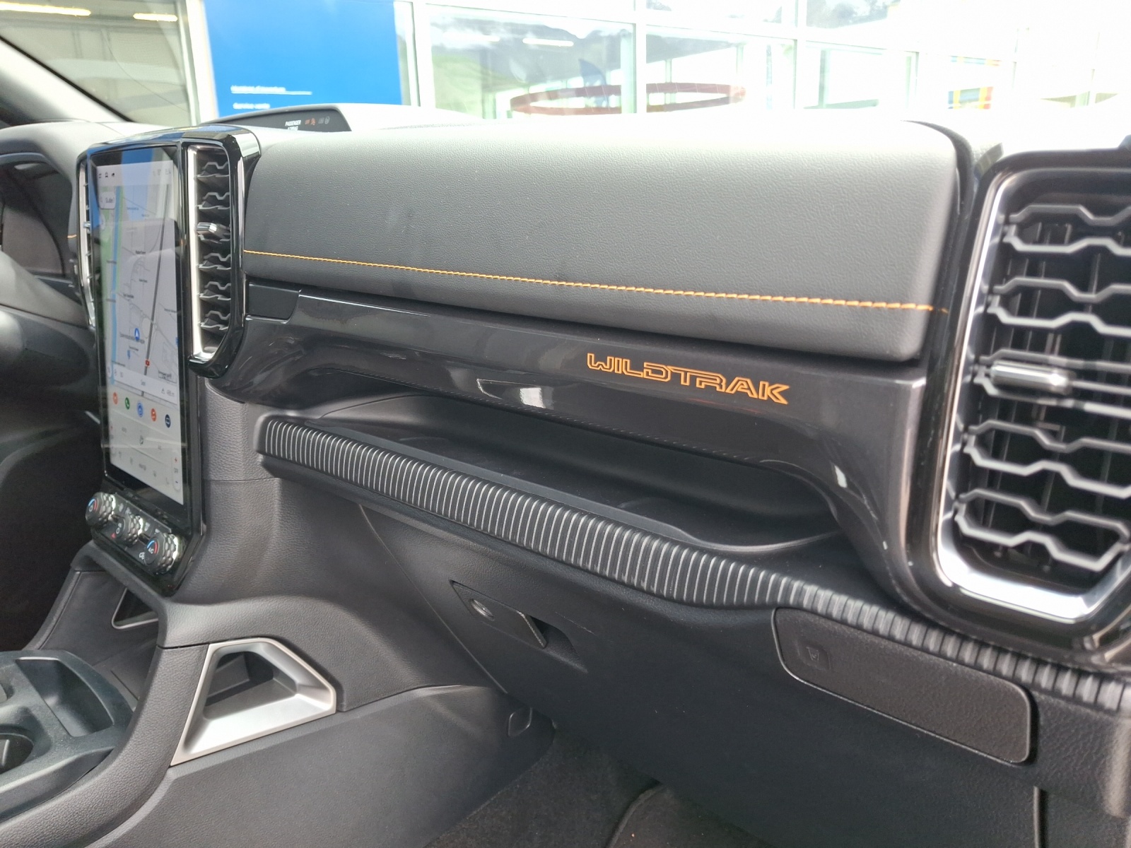 FORD Ranger Wildtrak 3.0 Diesel Eco Blue e-4WD Automat-image-11