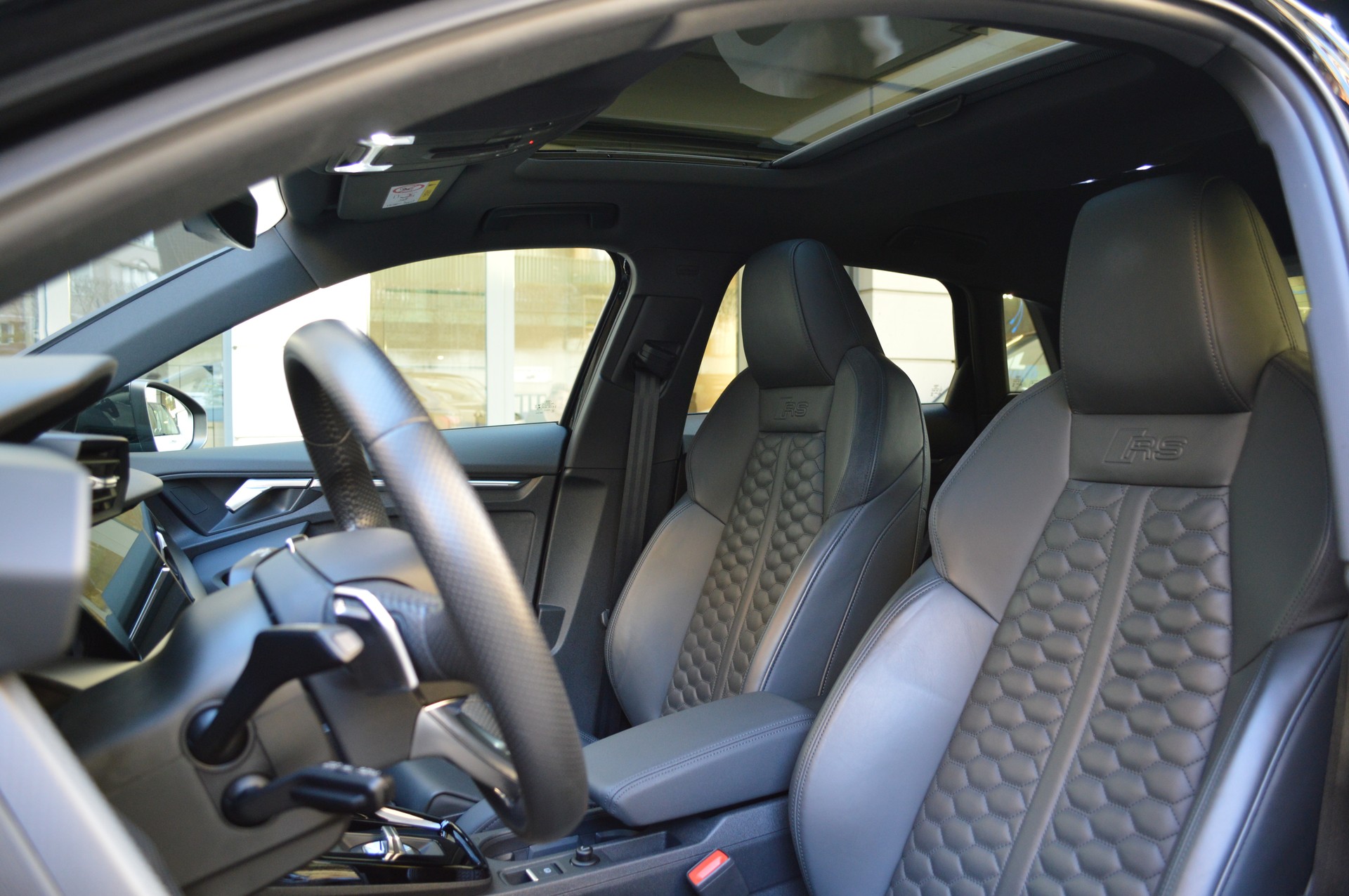 AUDI RS3 Sportback 2.5 TSI quattro S-tronic-image-10