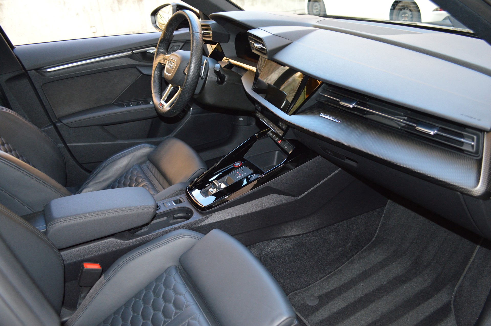 AUDI RS3 Sportback 2.5 TSI quattro S-tronic-image-9