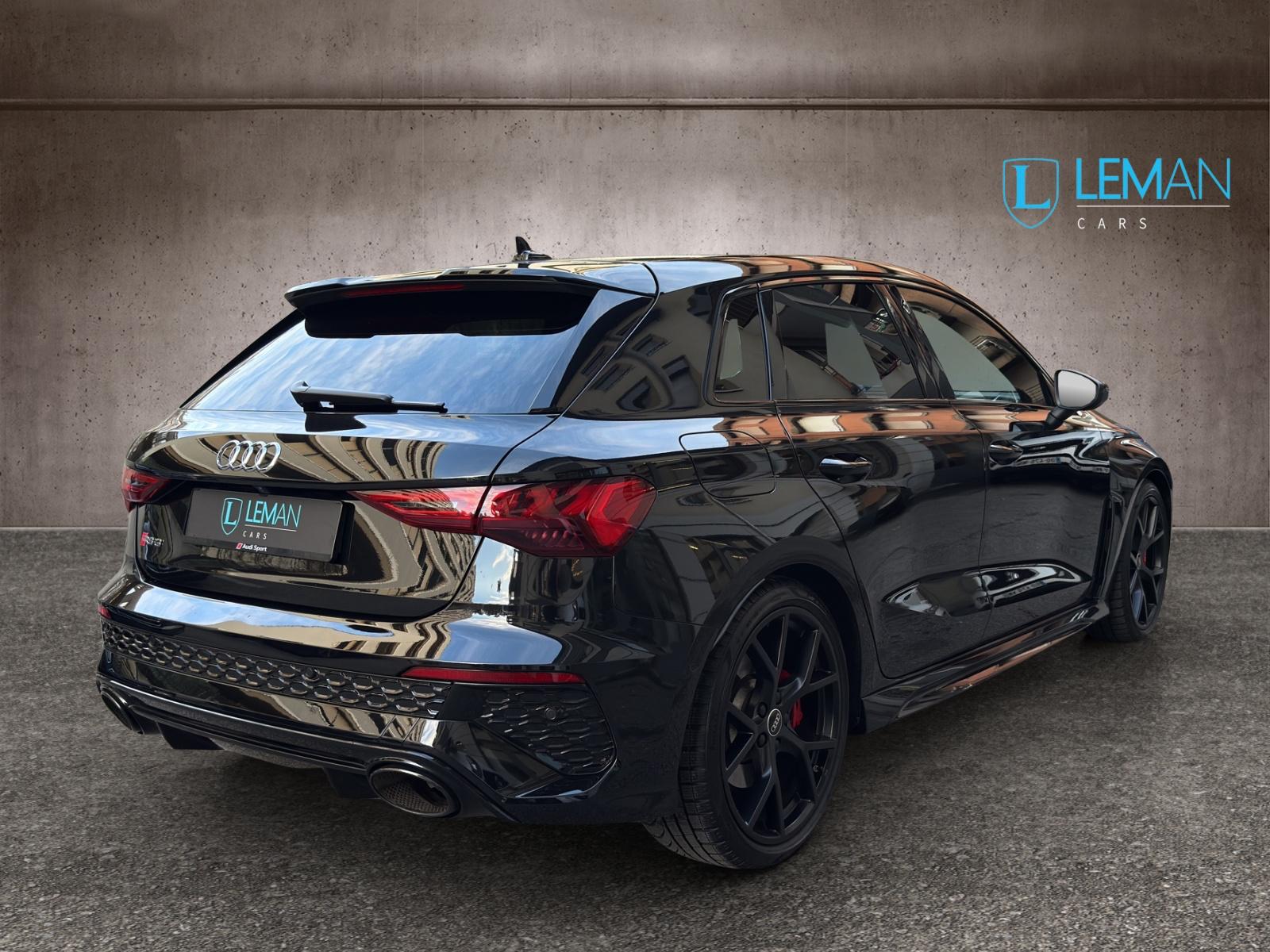 AUDI RS3 Sportback 2.5 TSI quattro S-tronic-image-4