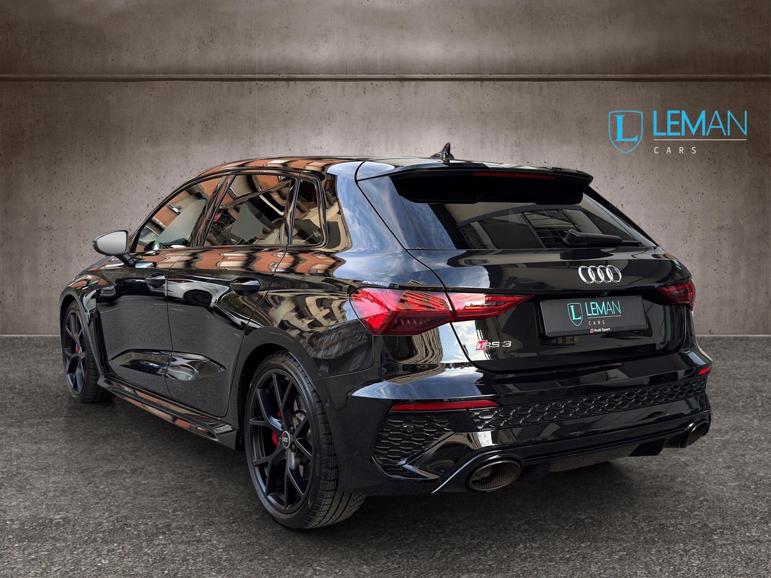 AUDI RS3 Sportback 2.5 TSI quattro S-tronic-image-2