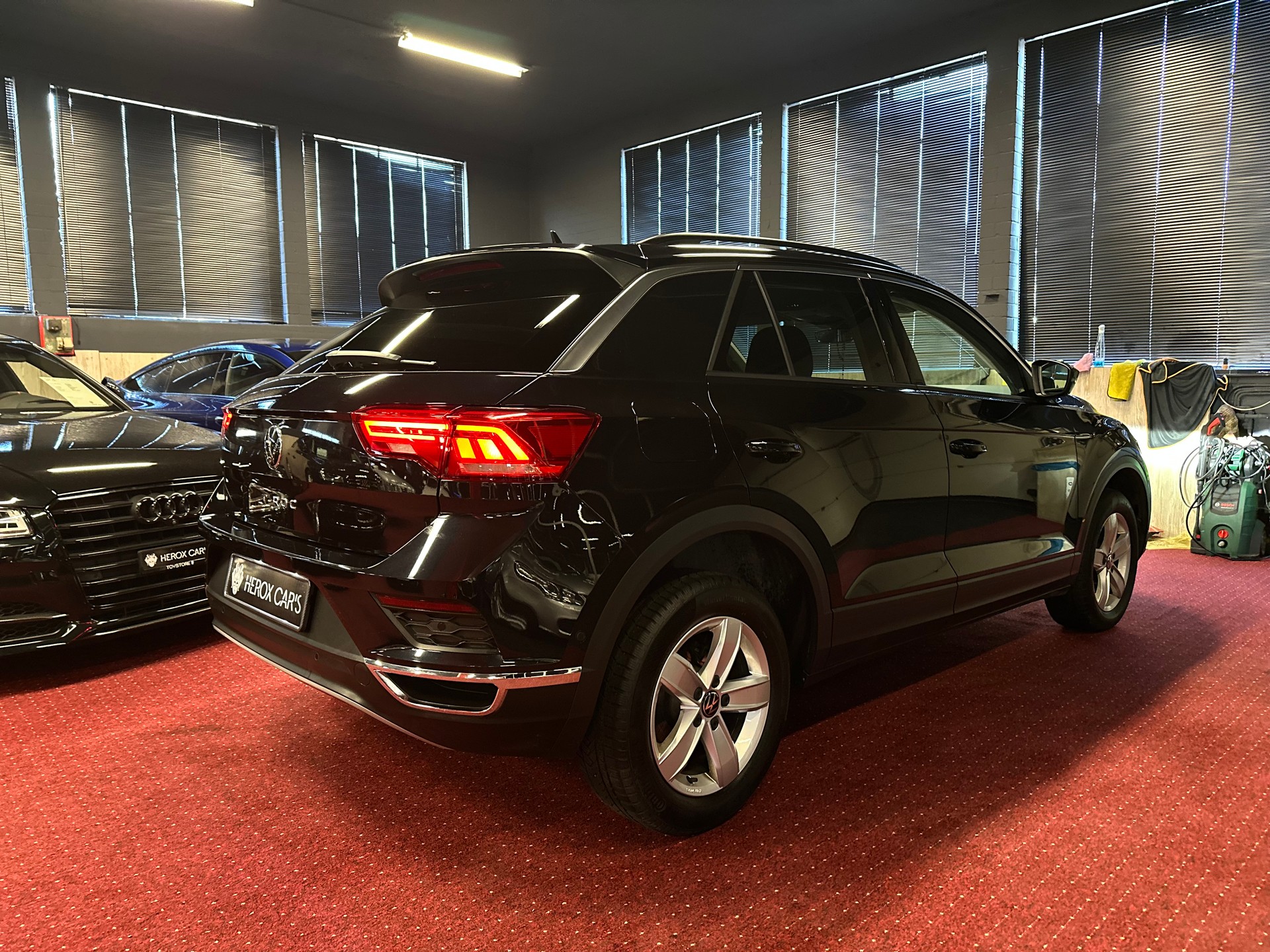 VW T-Roc 1.5 TSI EVO Advance Selection DSG-image-4