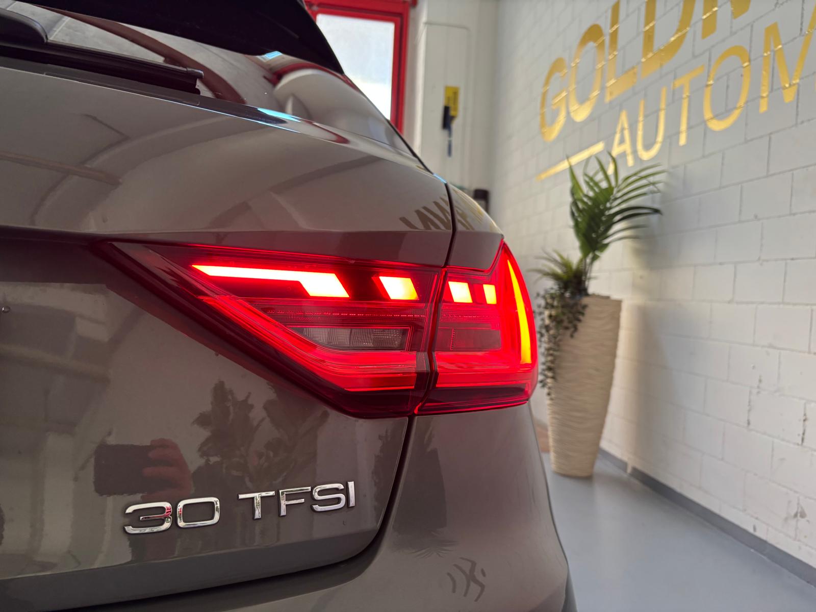 AUDI A1 Sportback 30 TFSI S Line Attraction S-tronic-image-9