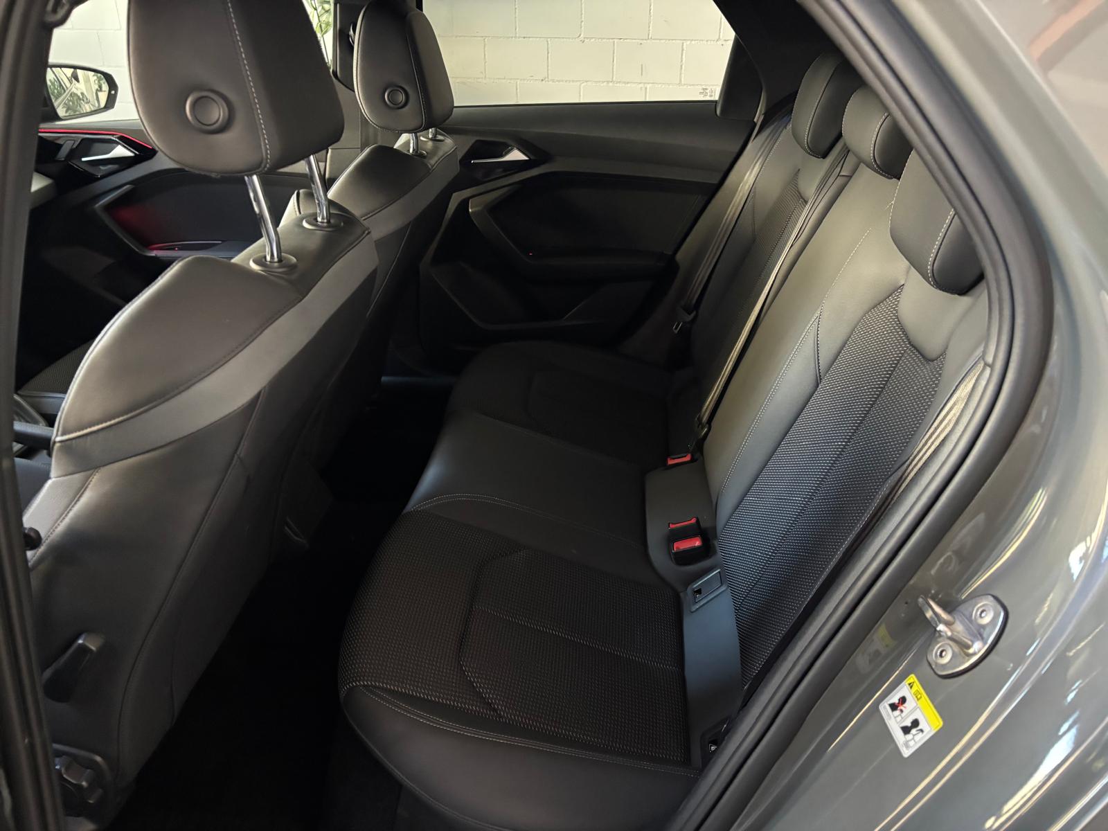 AUDI A1 Sportback 30 TFSI S Line Attraction S-tronic-image-19