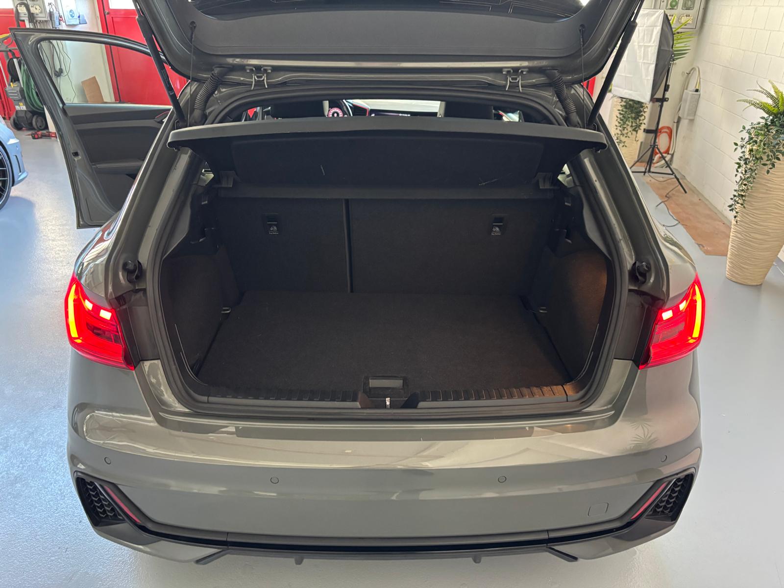 AUDI A1 Sportback 30 TFSI S Line Attraction S-tronic-image-8