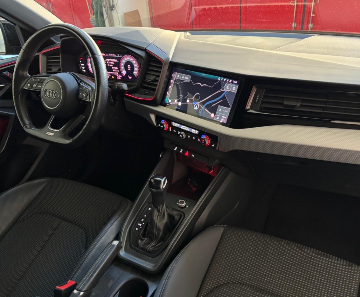 AUDI A1 Sportback 30 TFSI S Line Attraction S-tronic-image-12