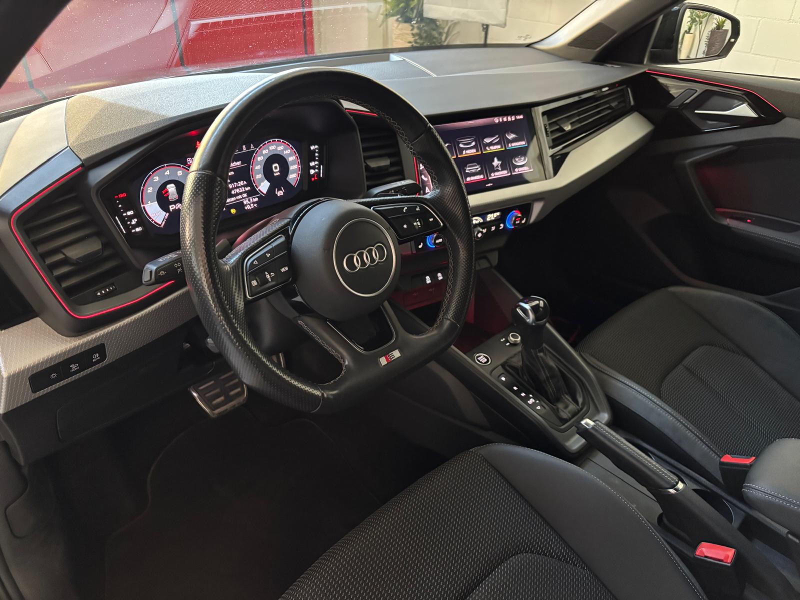 AUDI A1 Sportback 30 TFSI S Line Attraction S-tronic-image-17