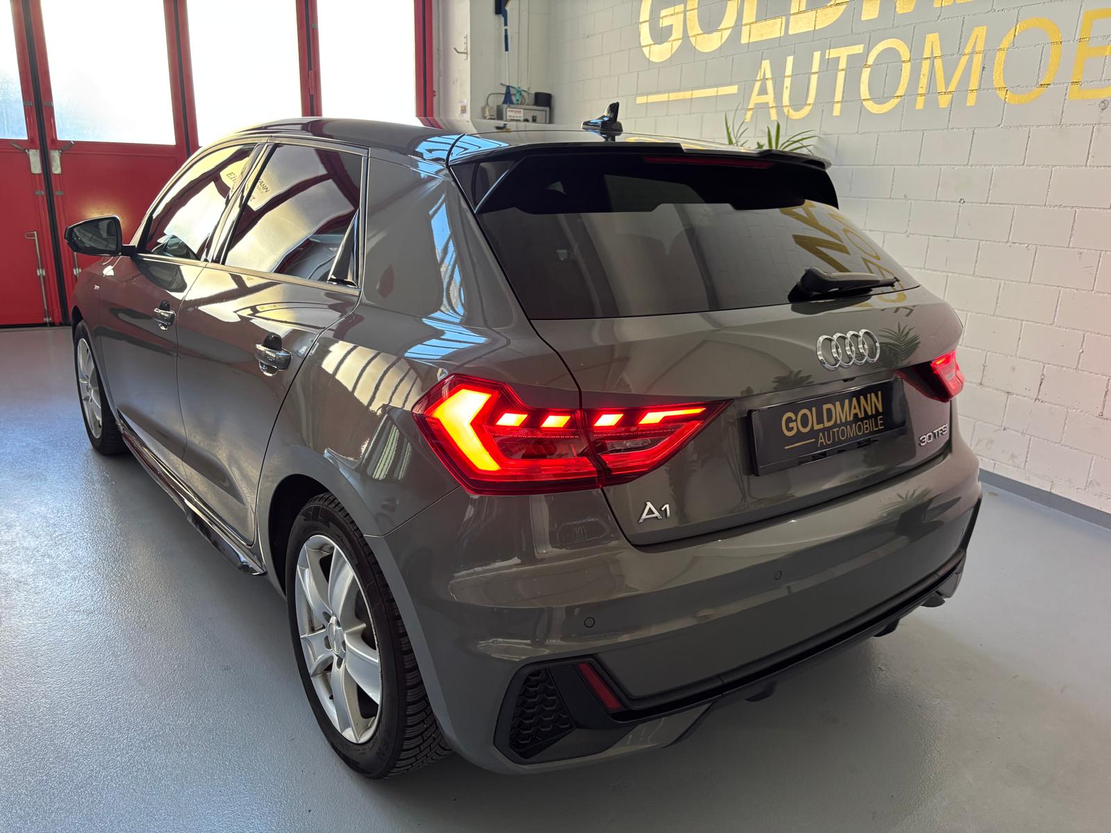 AUDI A1 Sportback 30 TFSI S Line Attraction S-tronic-image-7