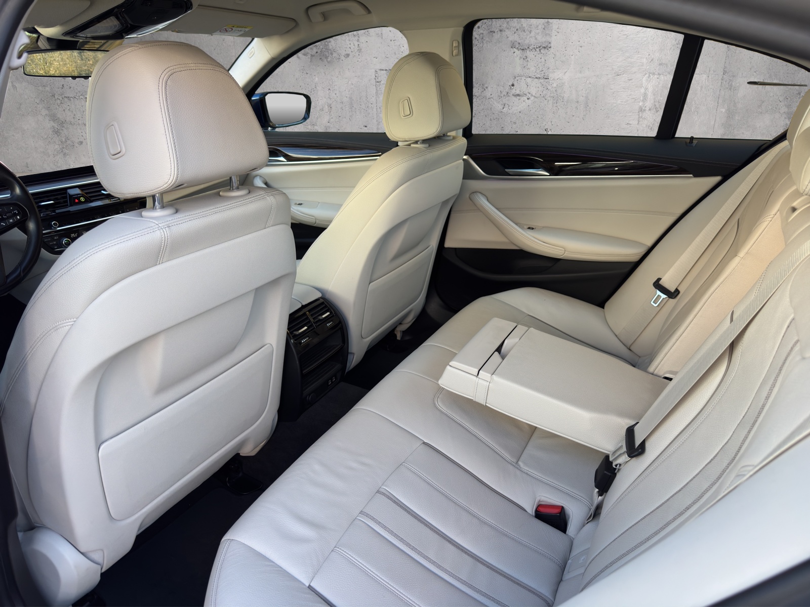 BMW 530d xDrive 48V Steptronic-image-14