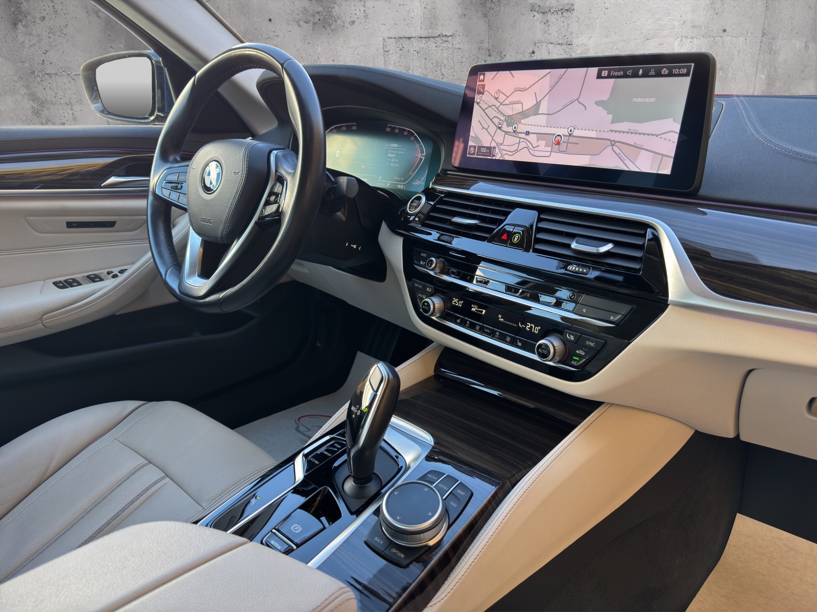BMW 530d xDrive 48V Steptronic-image-12