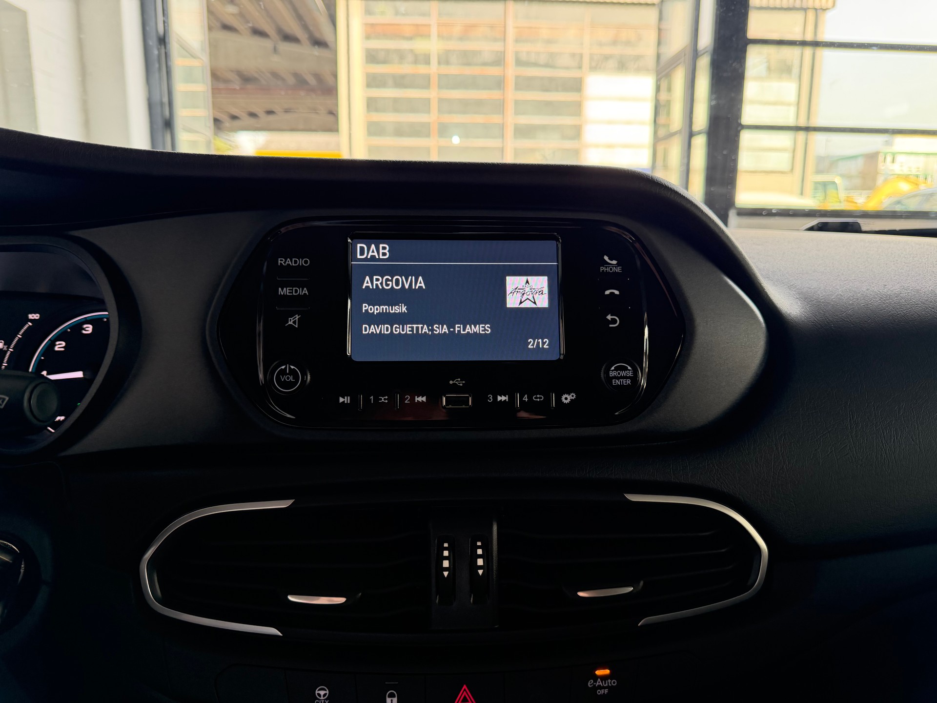 FIAT Tipo Hybrid 1.5 Cult * AUTOMAT * PDC HINTEN*-image-13