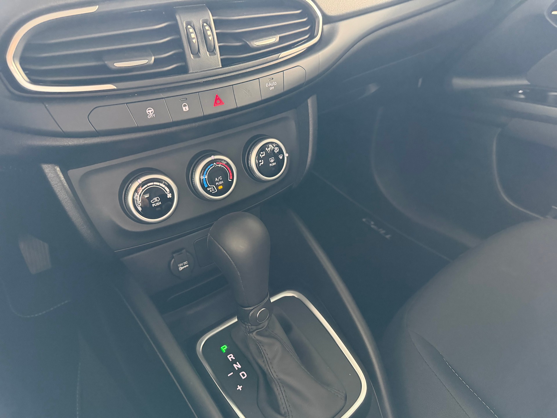 FIAT Tipo Hybrid 1.5 Cult * AUTOMAT * PDC HINTEN*-image-14