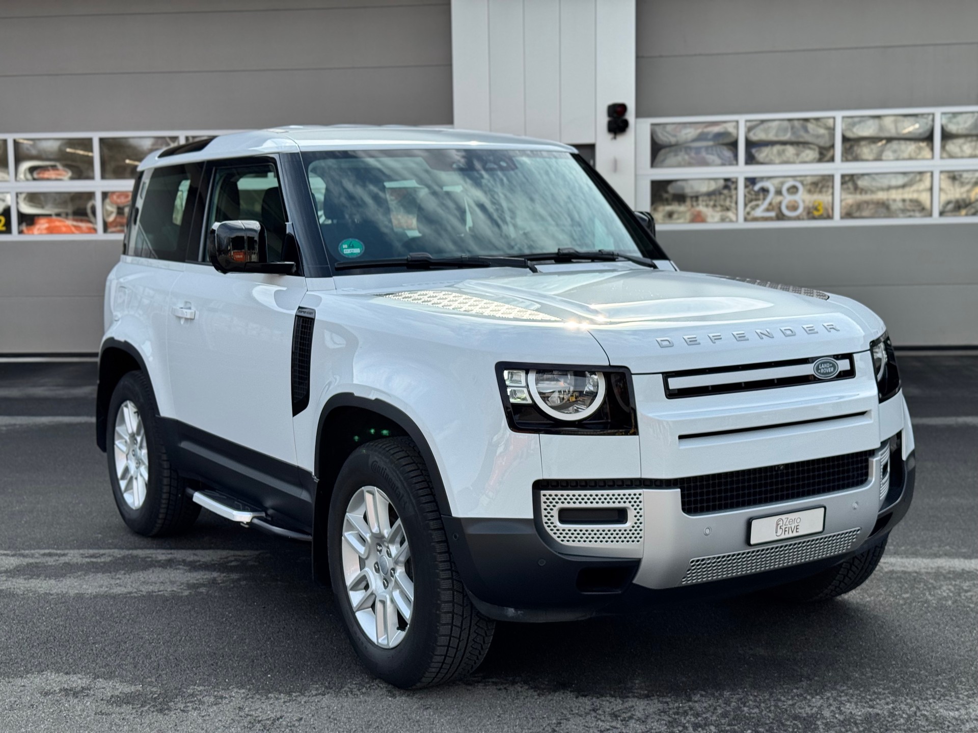 LAND ROVER Defender 90 3.0D I6 200 S