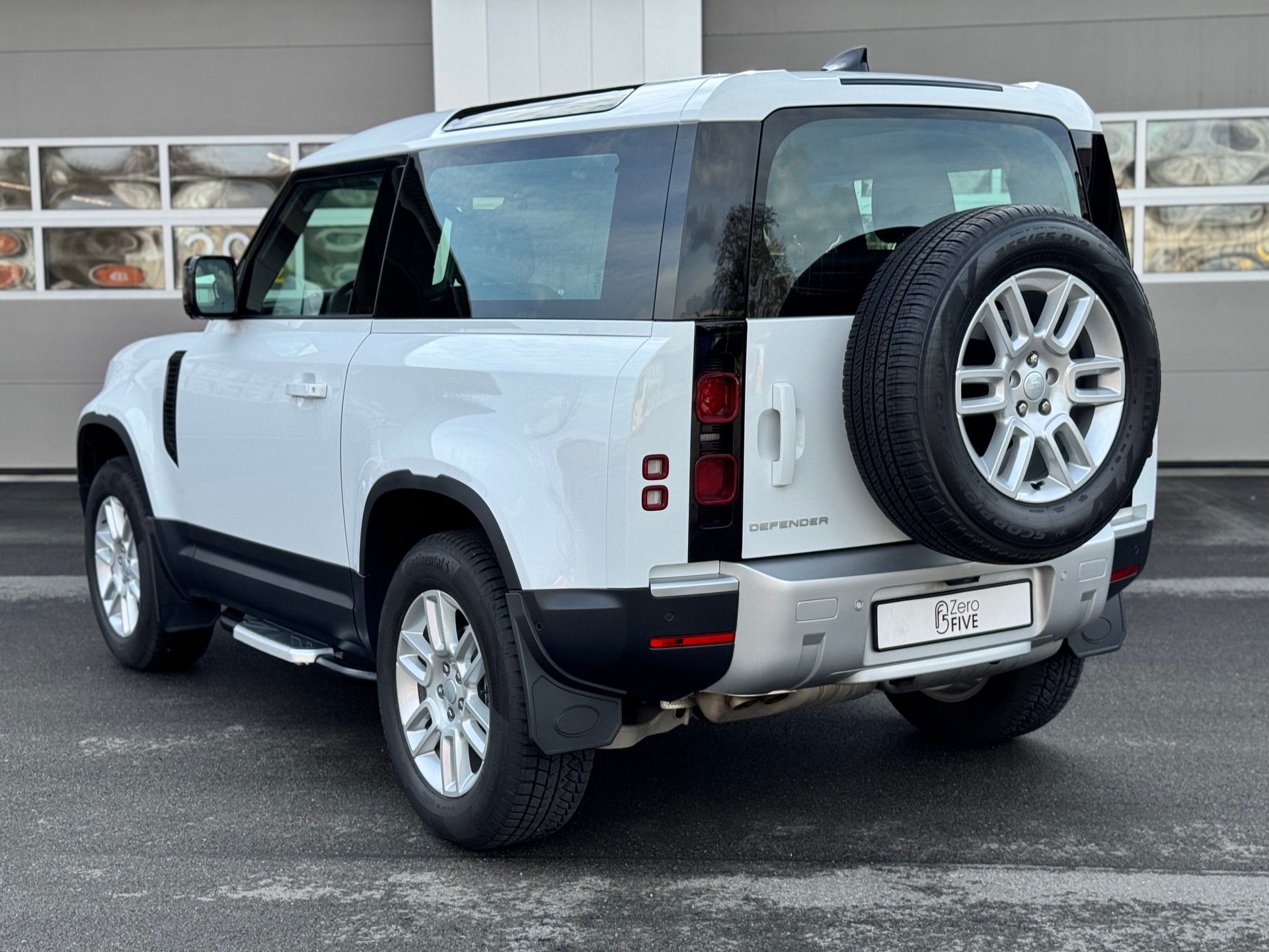 LAND ROVER Defender 90 3.0D I6 200 S-image-3