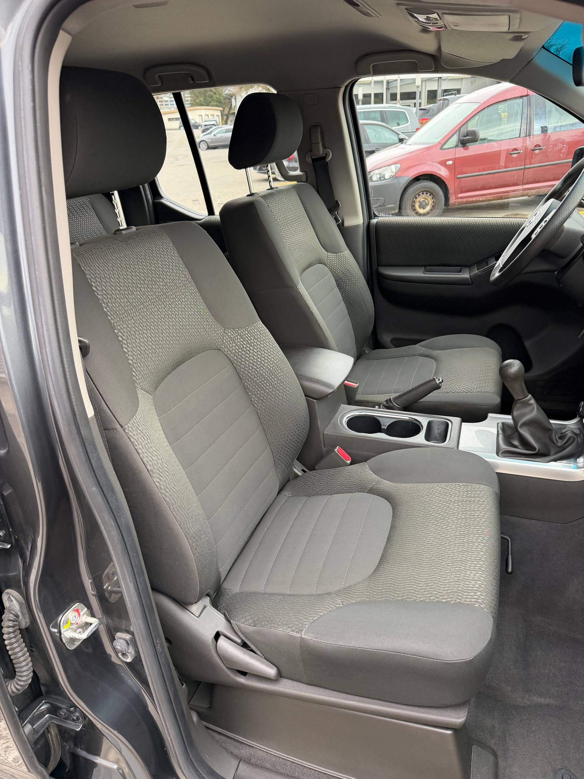 NISSAN Navara Double Cab LE 2.5 dCi 4WD LB-image-17