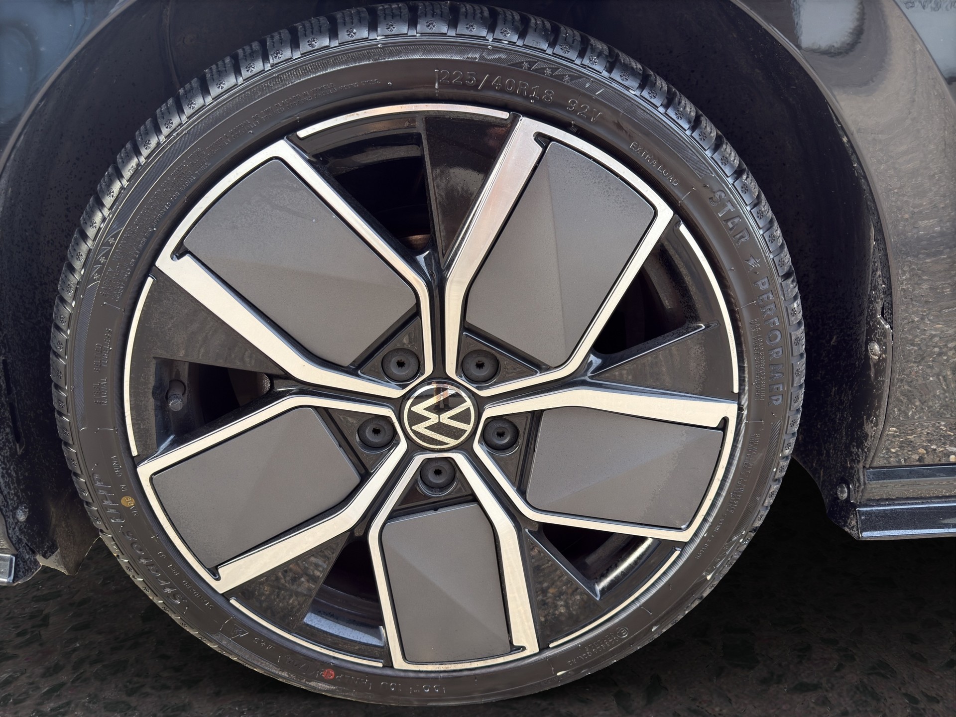 VW Golf Variant 1.5 eTSI mHEV R-Line-image-9
