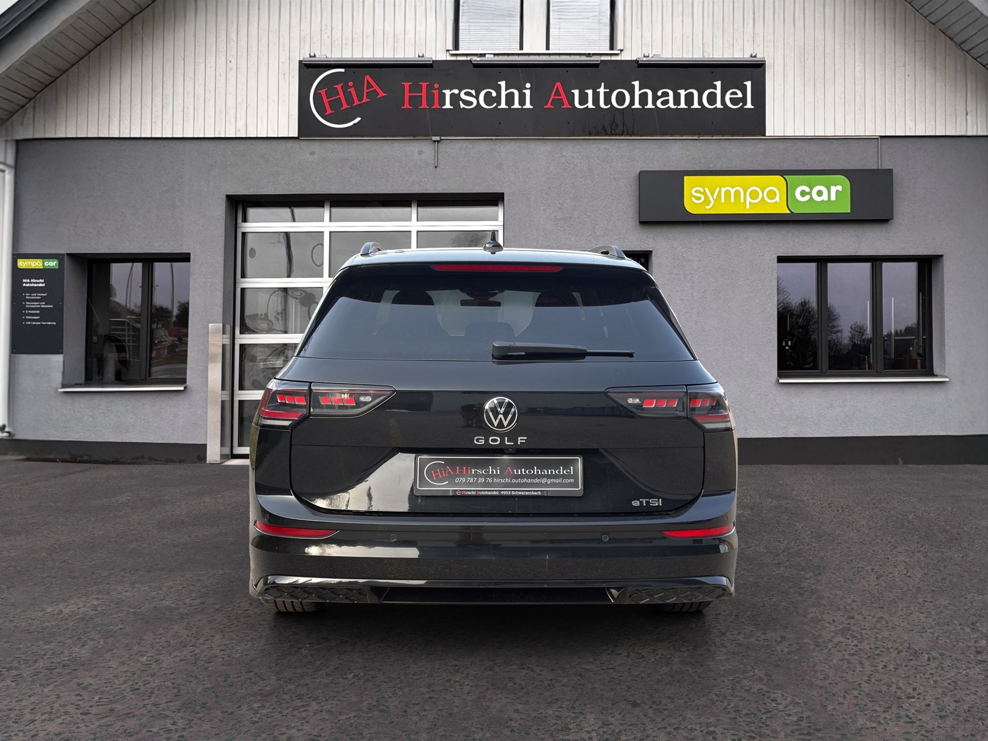 VW Golf Variant 1.5 eTSI mHEV R-Line-image-8