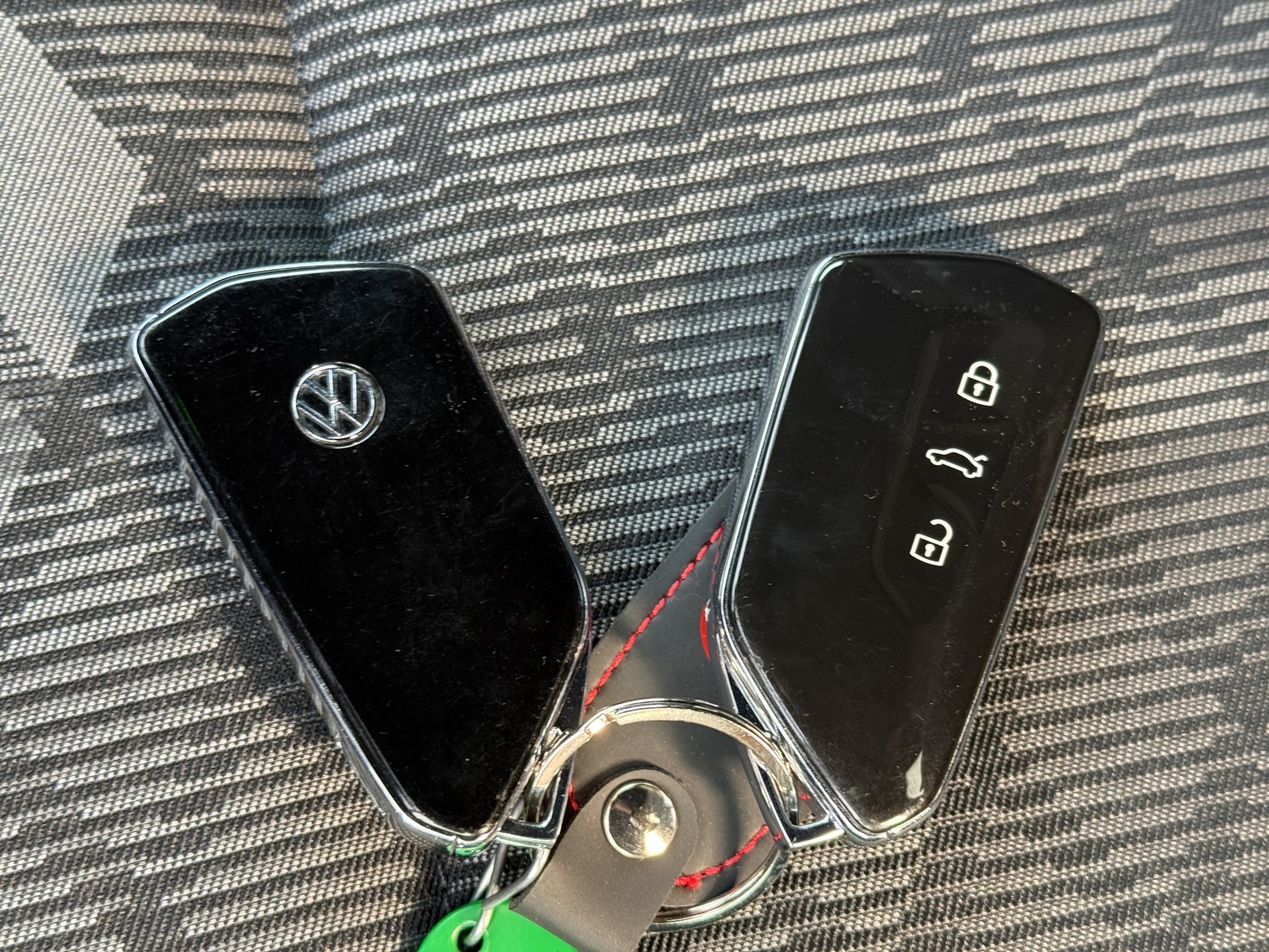 VW Golf Variant 1.5 eTSI mHEV R-Line-image-29