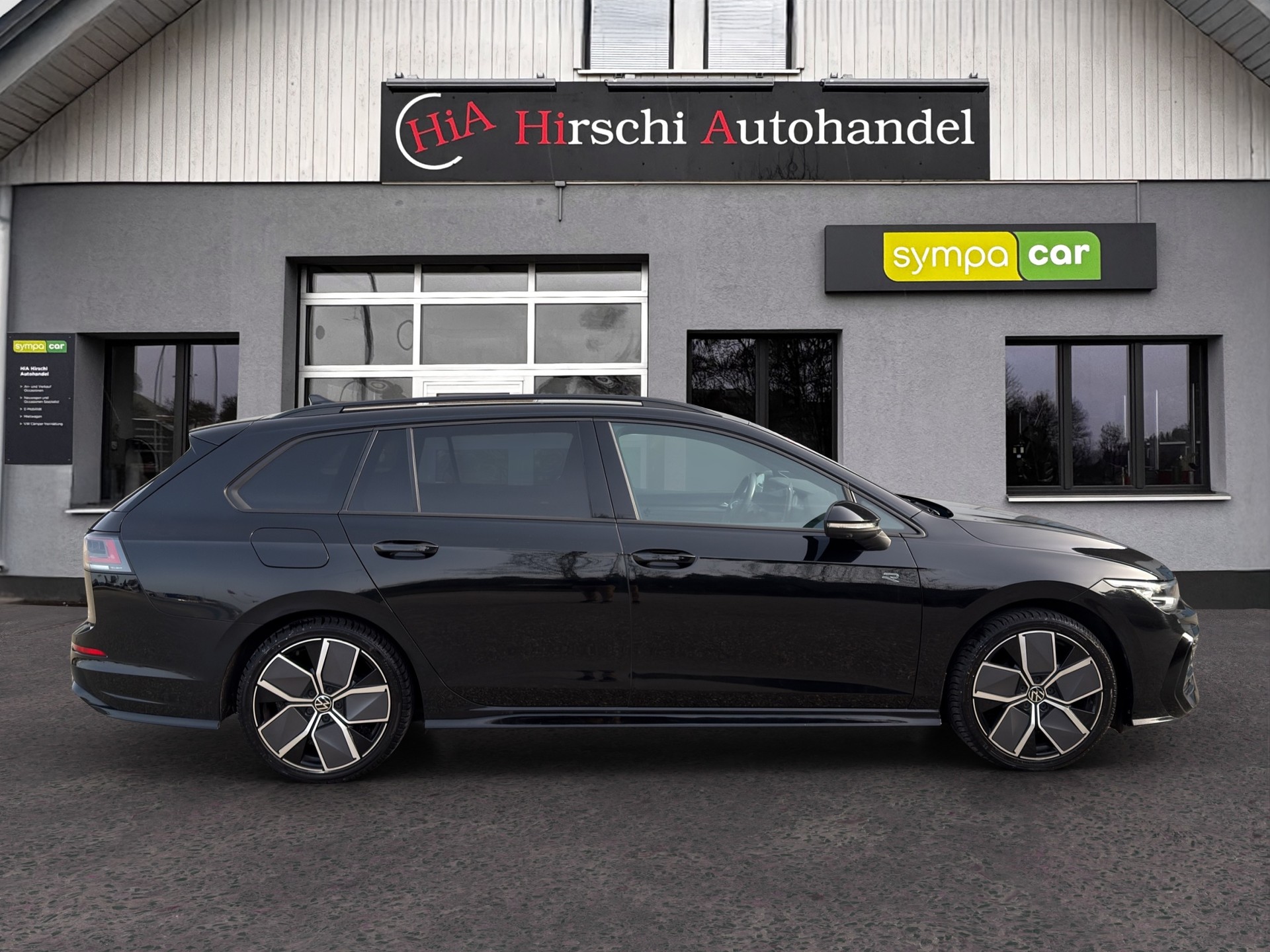 VW Golf Variant 1.5 eTSI mHEV R-Line-image-5