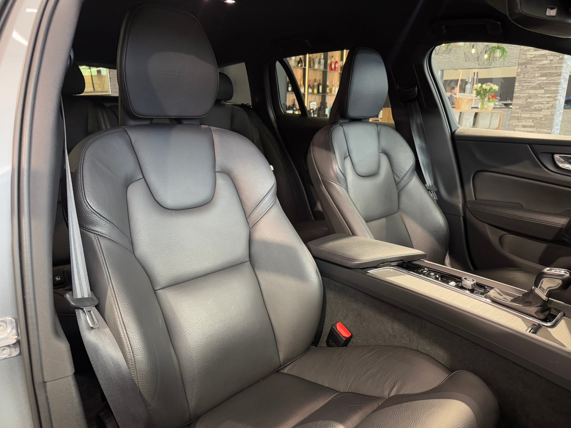 VOLVO V60 D4 Inscription Geartronic-image-14