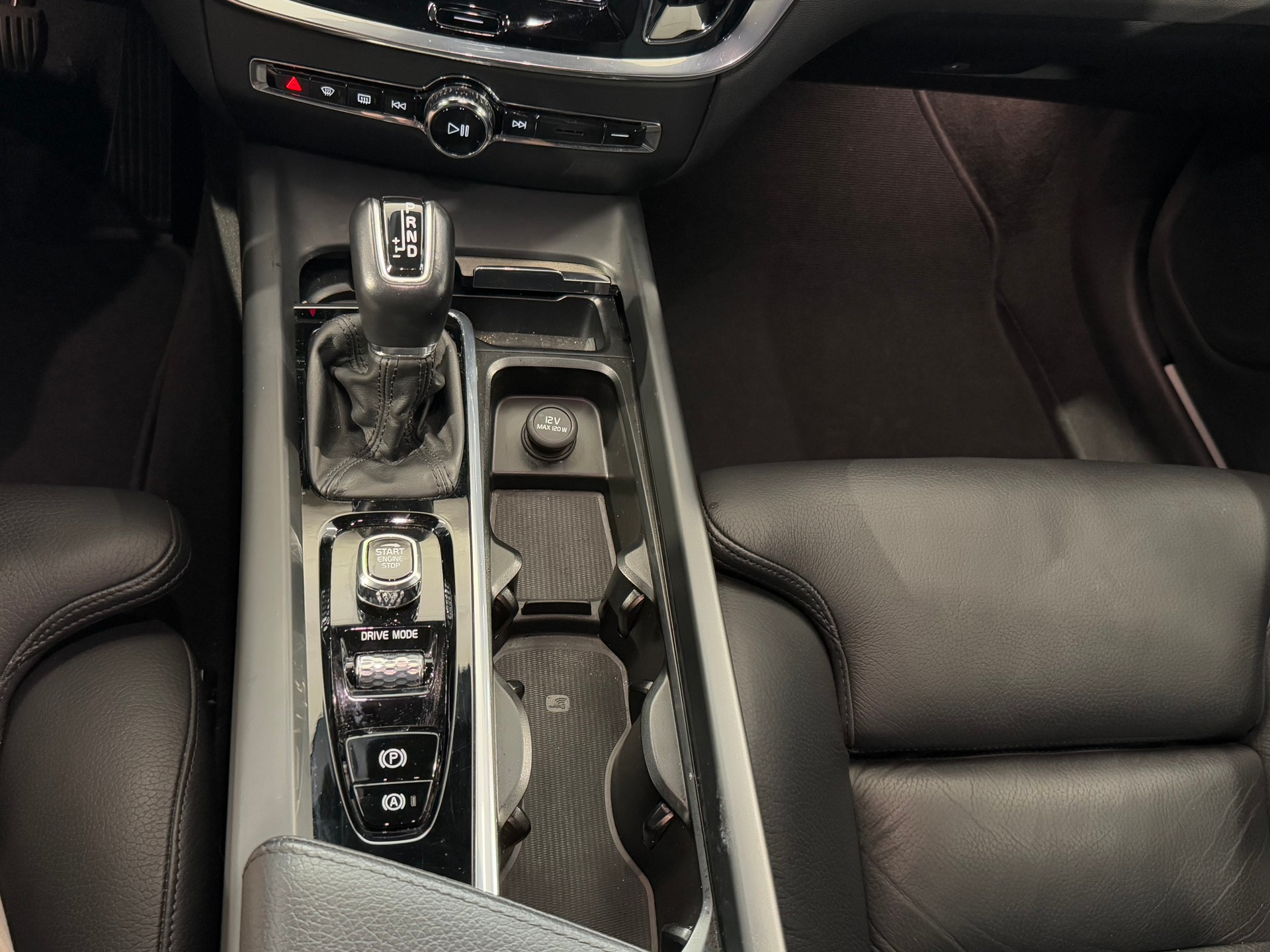 VOLVO V60 D4 Inscription Geartronic-image-19