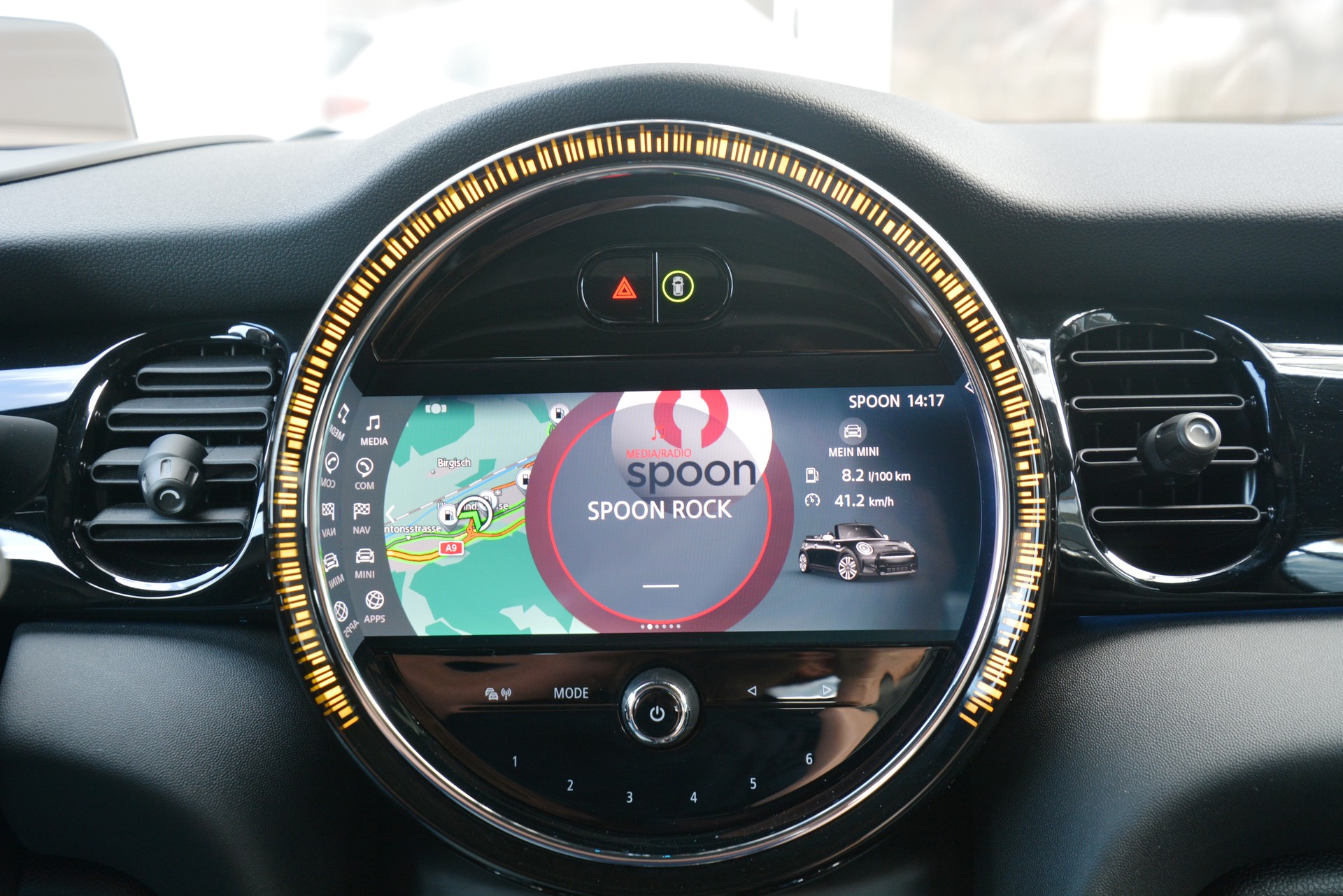 MINI Cooper John Cooper Works Cabriolet Steptronic-image-10