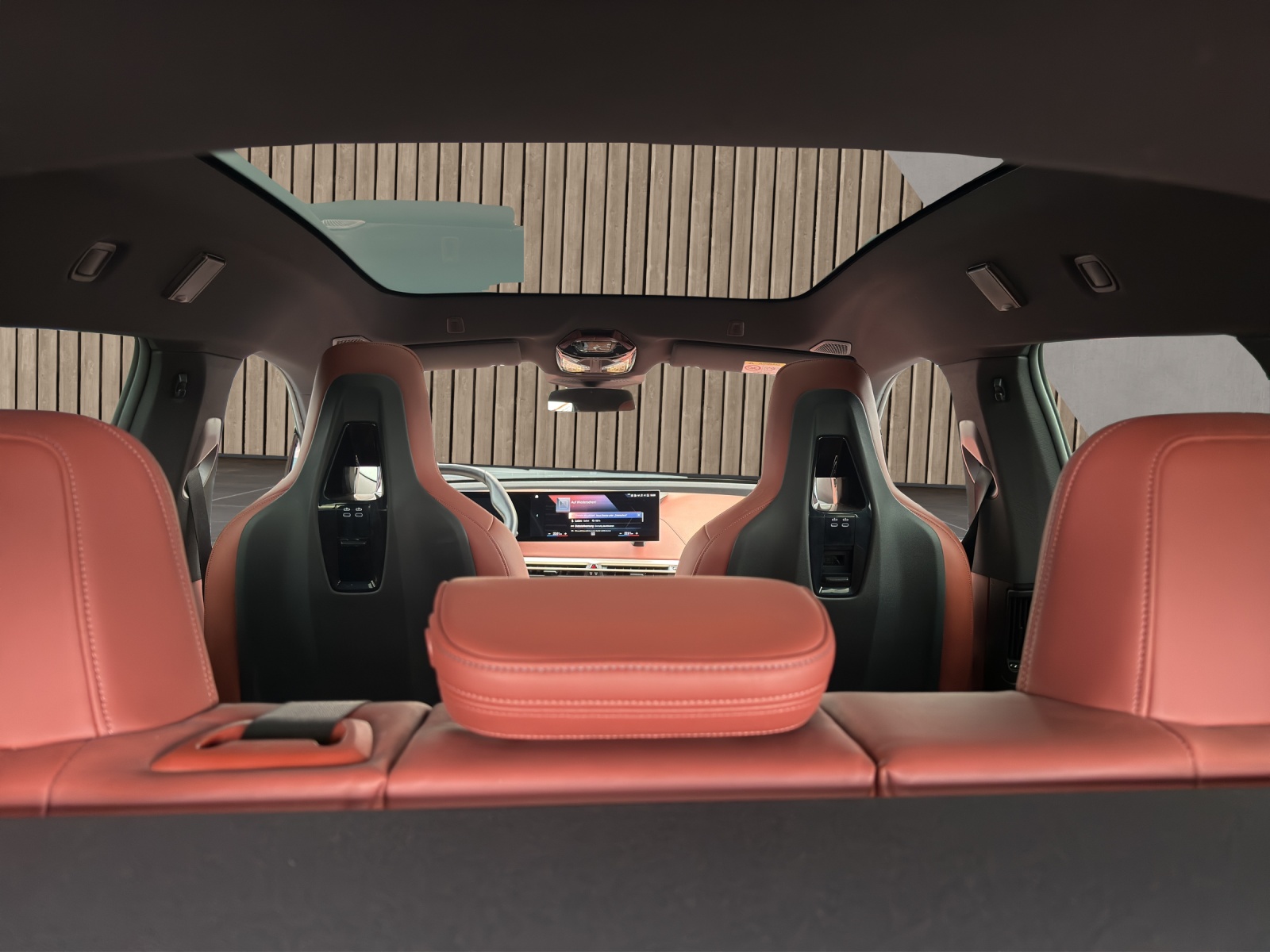 BMW iX M60-image-12